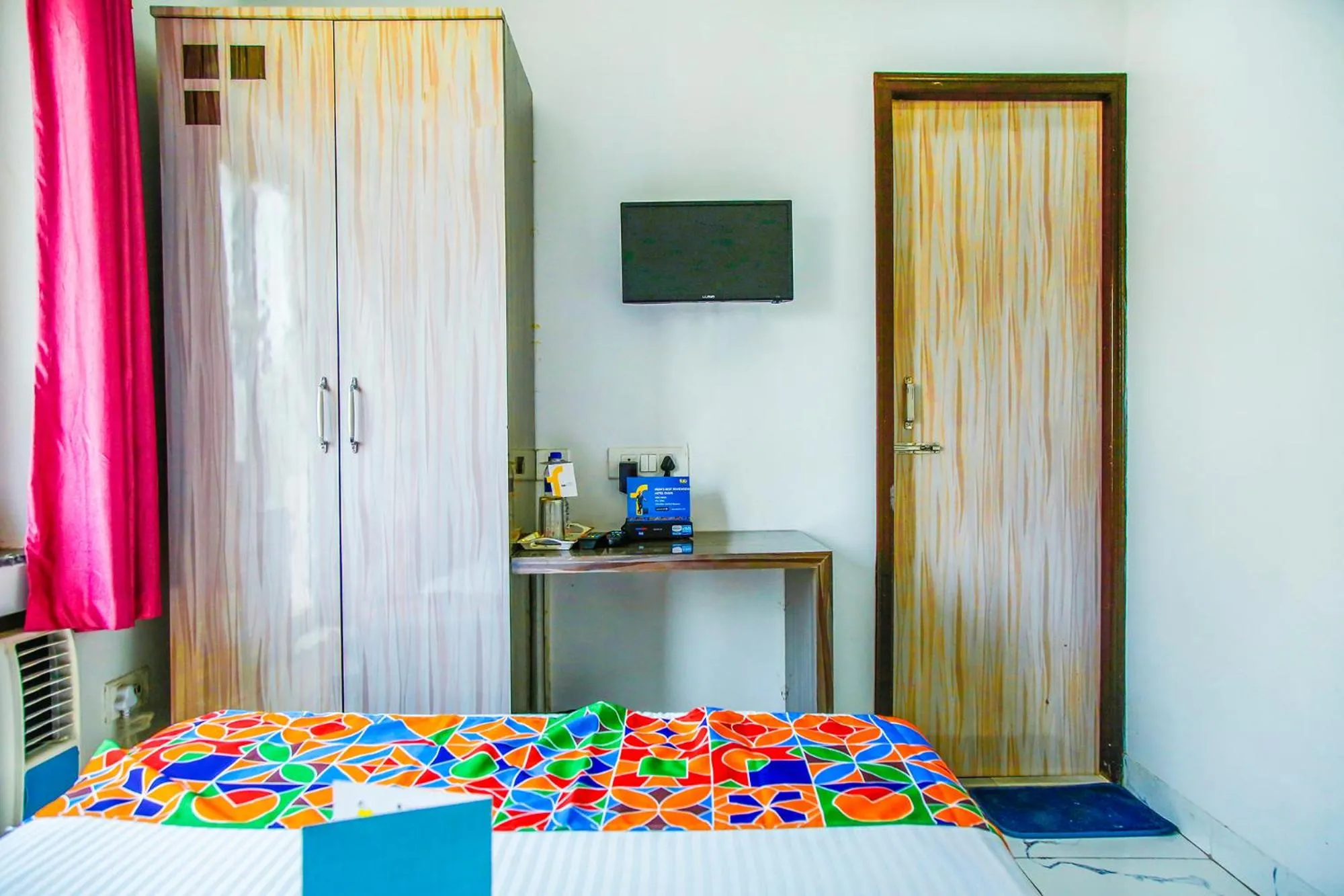 Photo of the whole room, Bed in FabHotel Eleanora - New Town