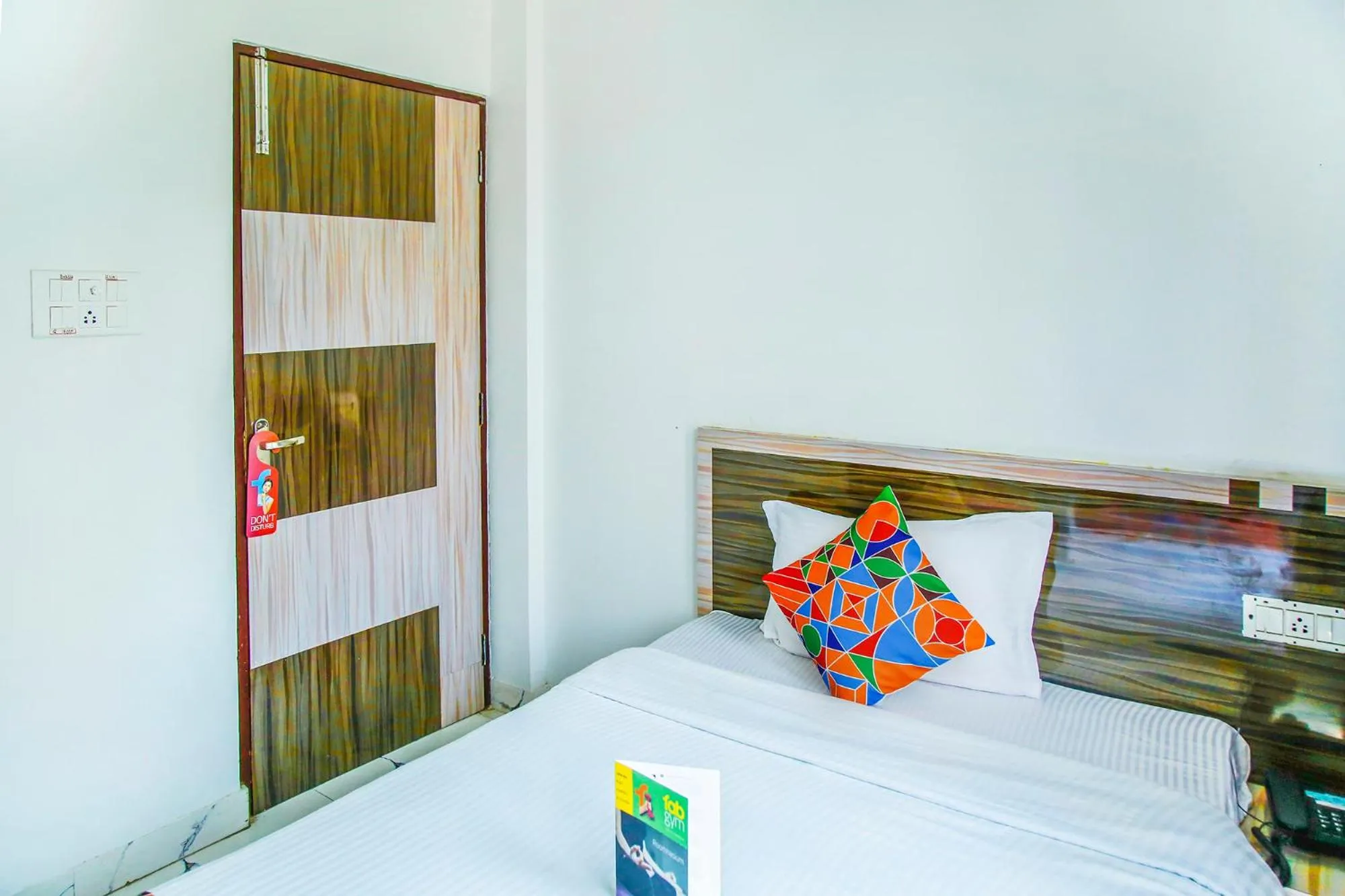 Bedroom, Bed in FabHotel Eleanora - New Town