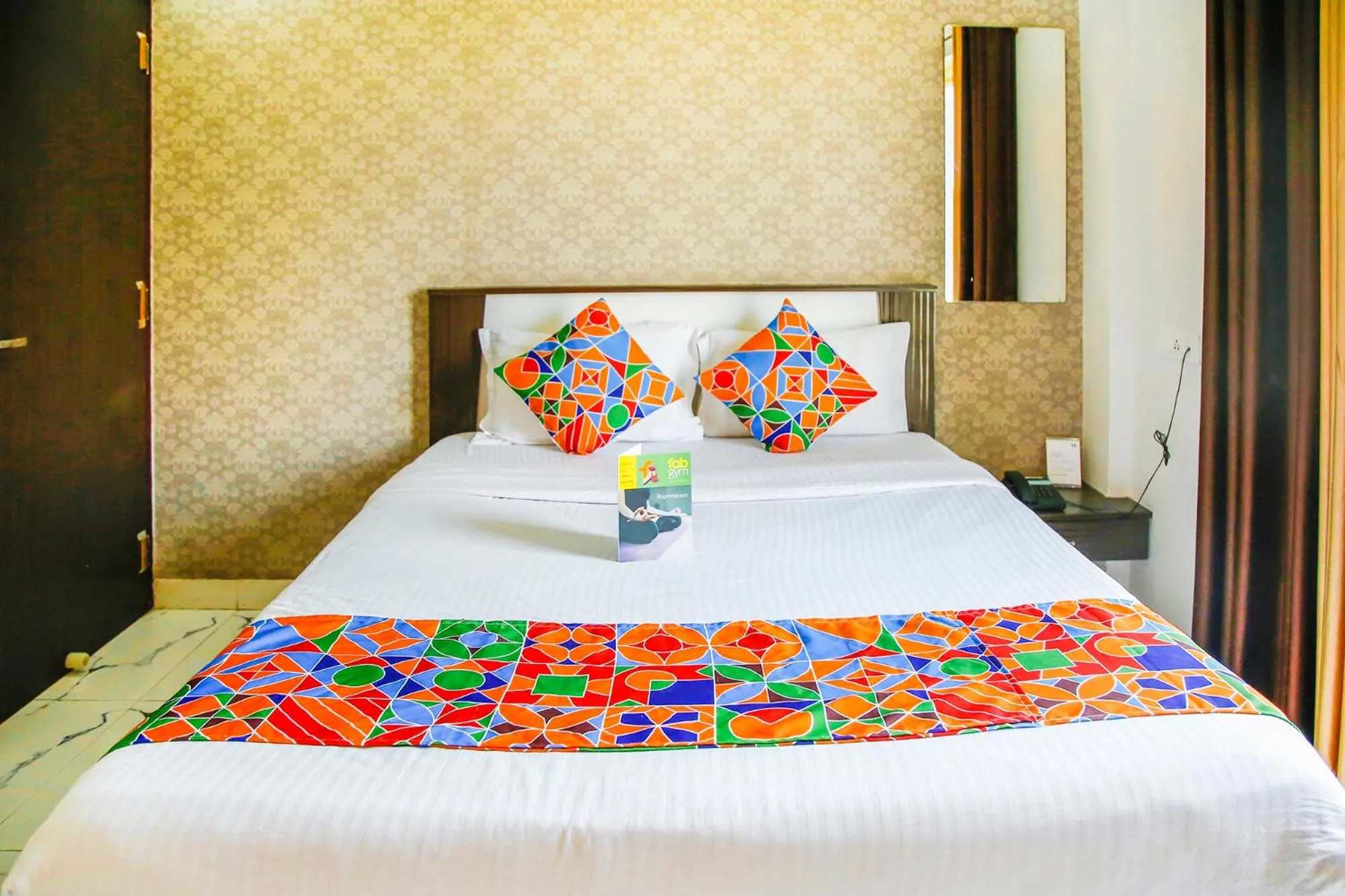 Photo of the whole room, Bed in FabHotel Eleanora - New Town