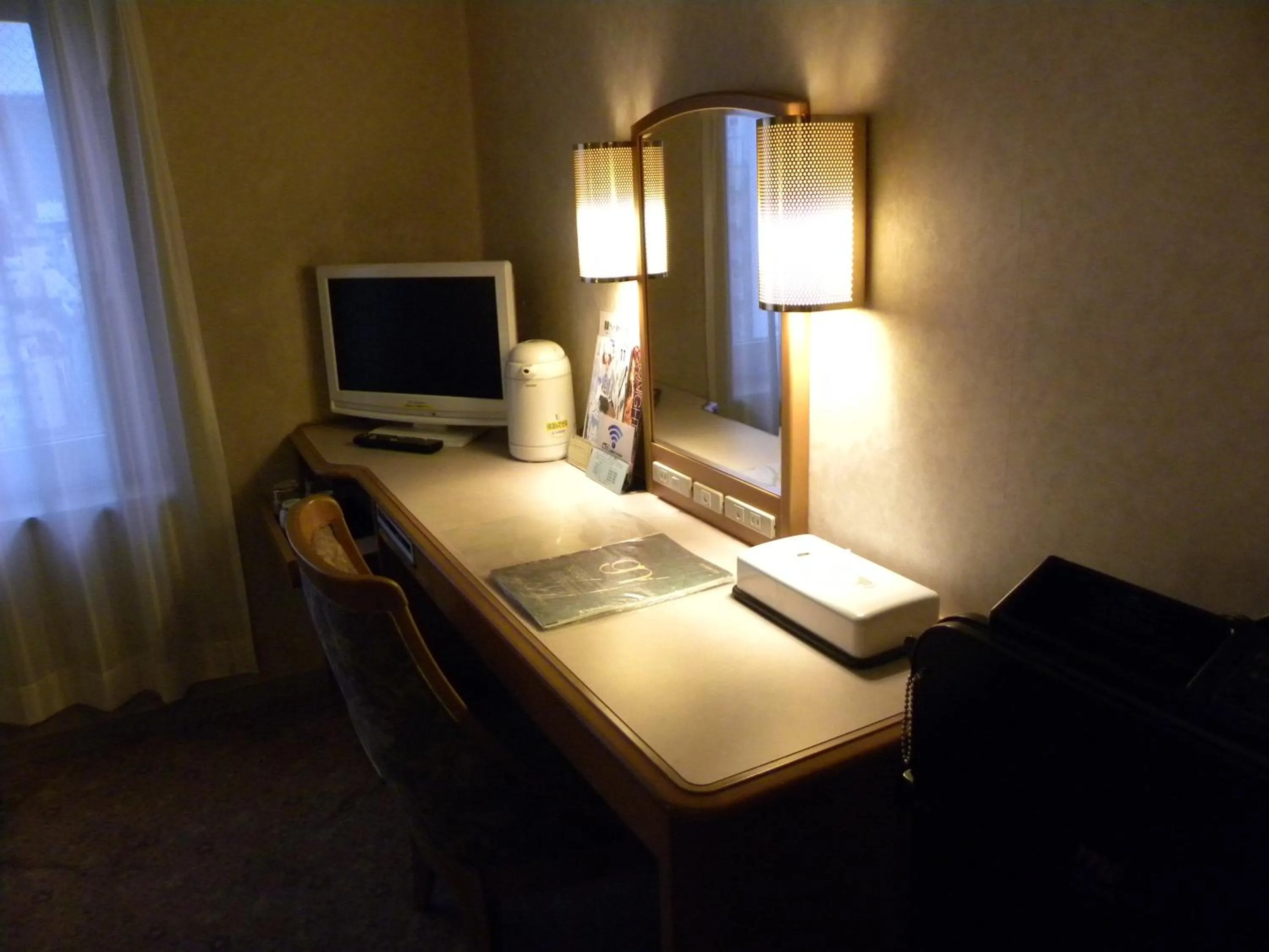 Photo of the whole room in Hotel New Green Okachimachi