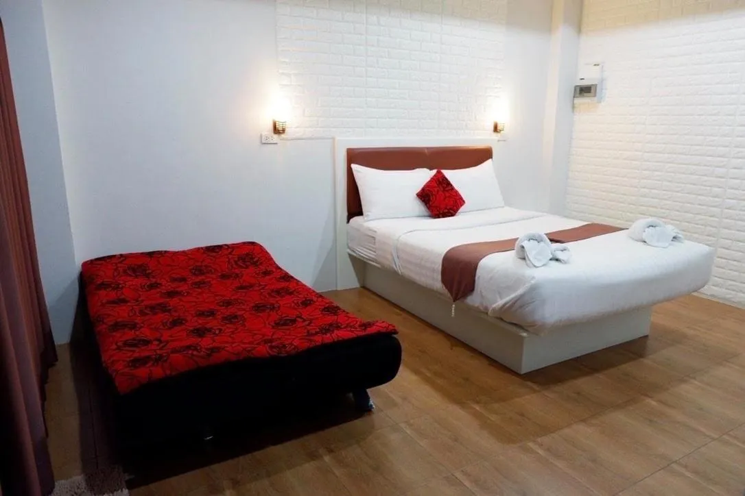 Photo of the whole room, Bed in Namthip Residence