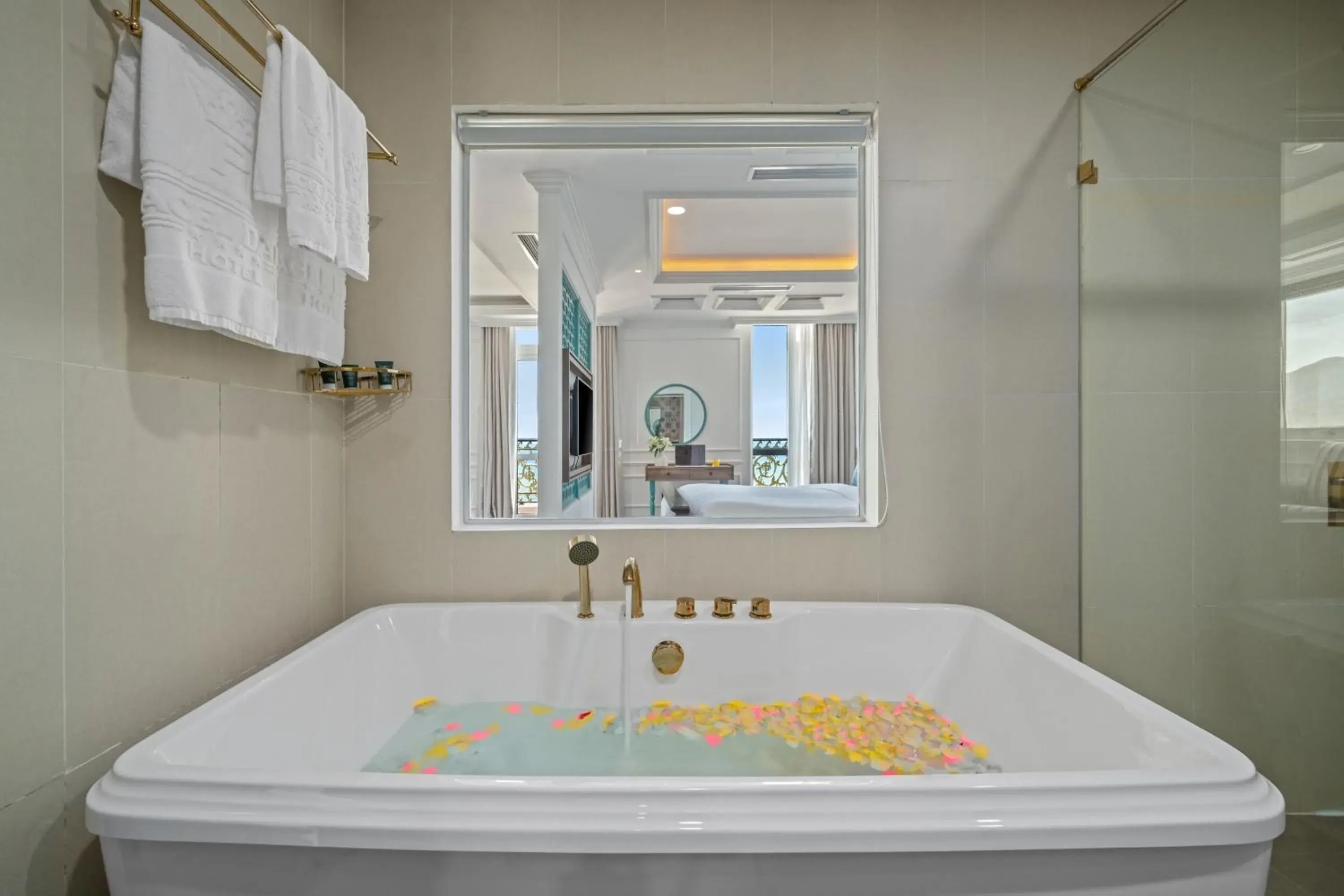 Bathroom in Paracel Beach Hotel Bathroom in Paracel Beach Hotel