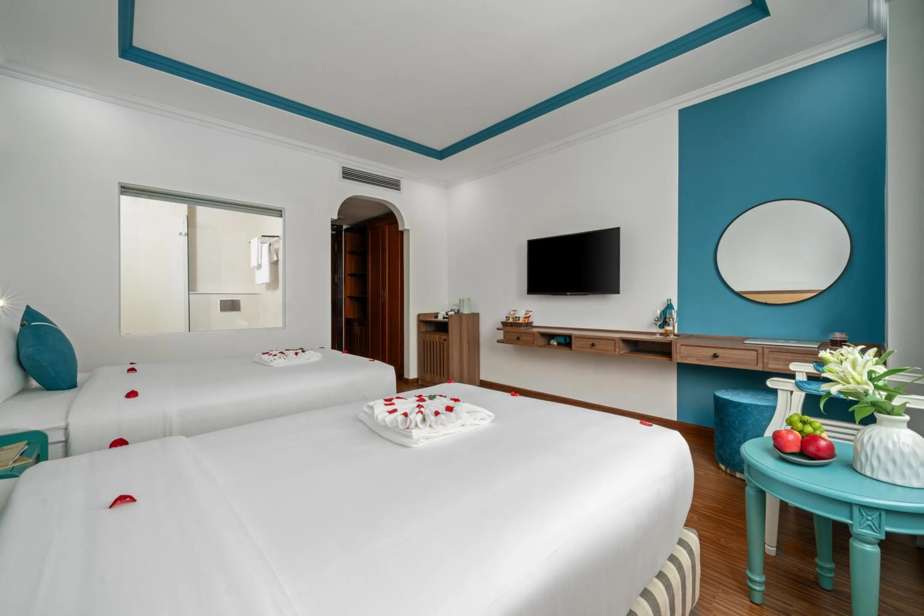 Bed in Paracel Beach Hotel