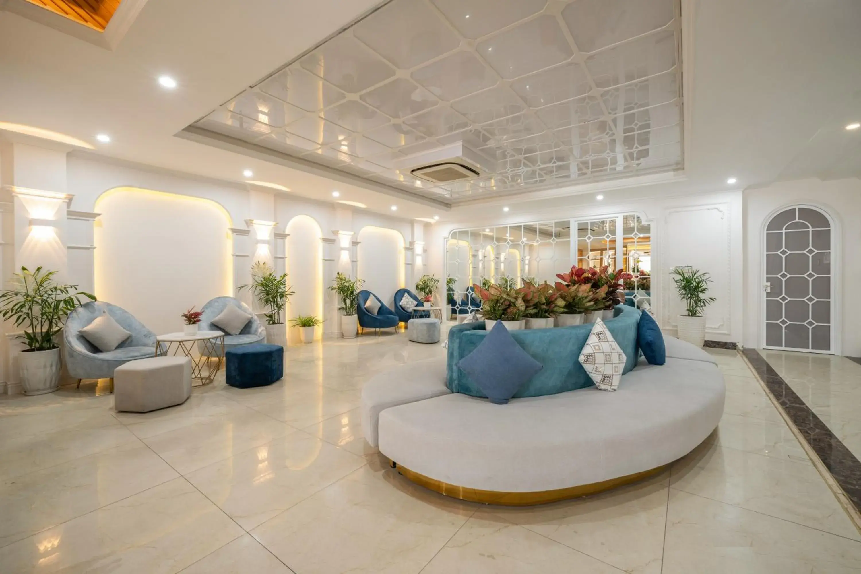 Living room in Paracel Beach Hotel Living room in Paracel Beach Hotel