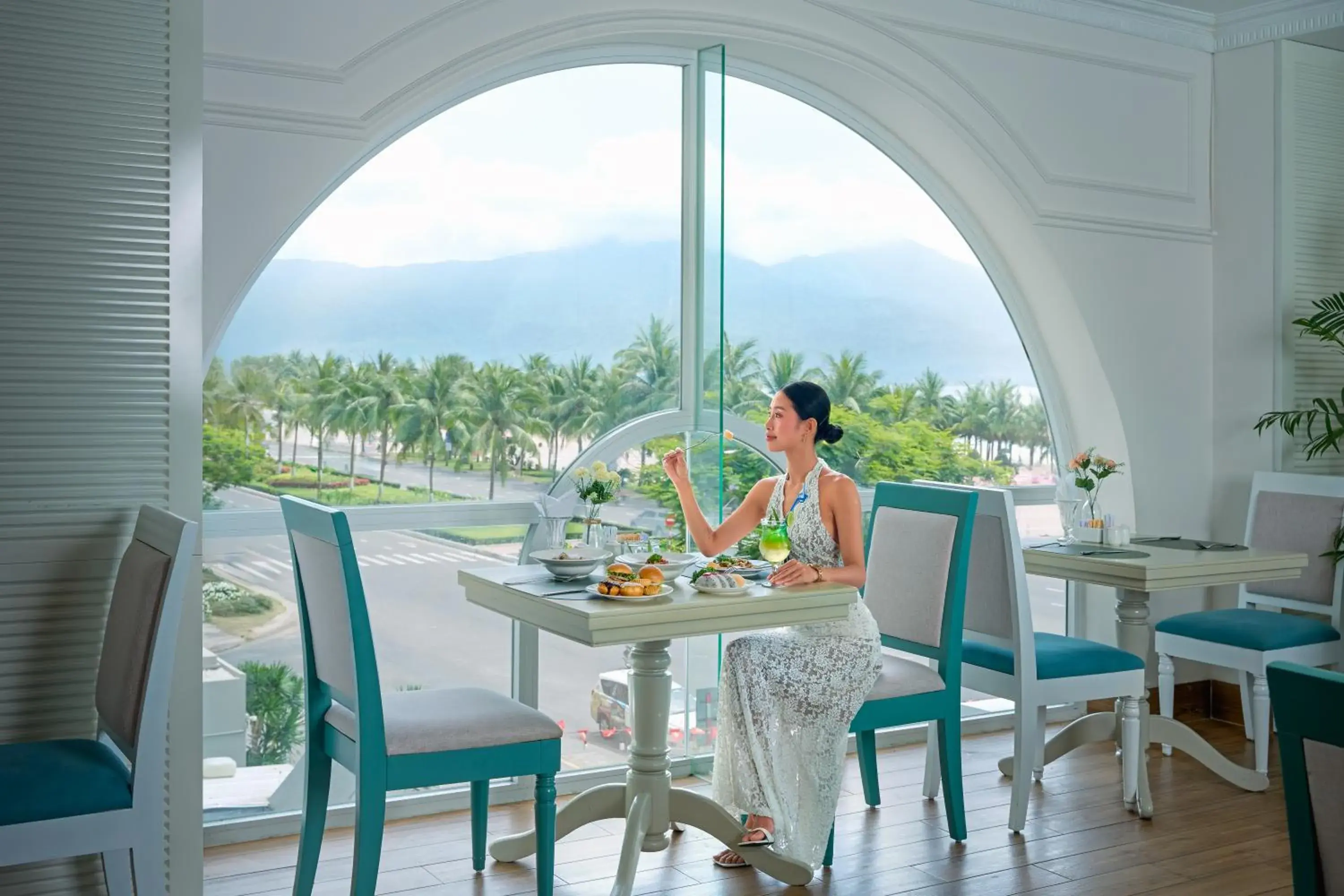 Restaurant/places to eat in Paracel Beach Hotel Restaurant/places to eat in Paracel Beach Hotel