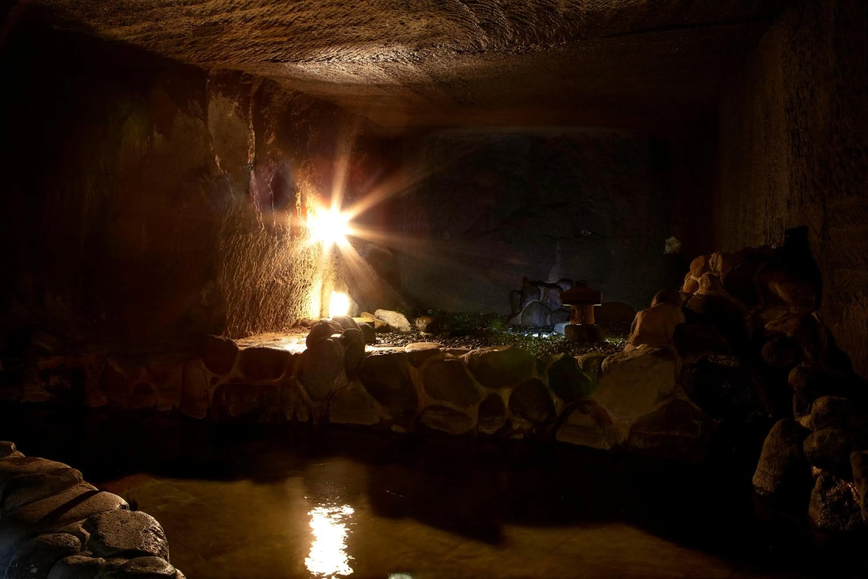 Hot Spring Bath in Honjin