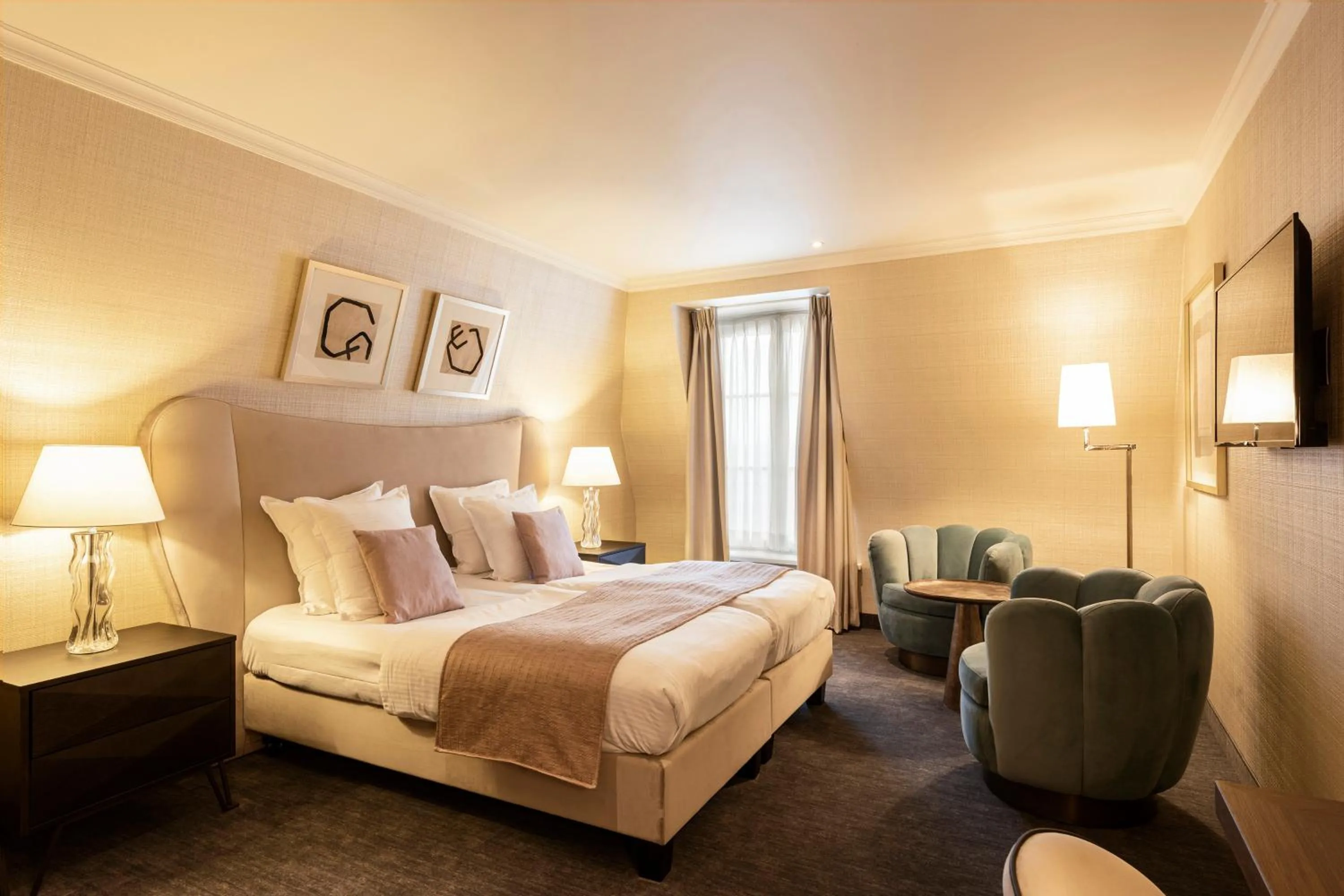 Bedroom, Bed in Dukes' Arches Brugge - by Dukes' Hotel Collection