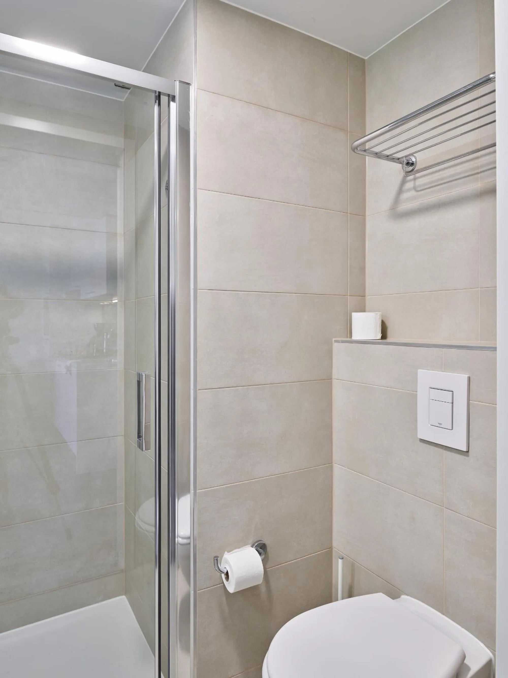 Shower in Holiday Suites Zeebrugge