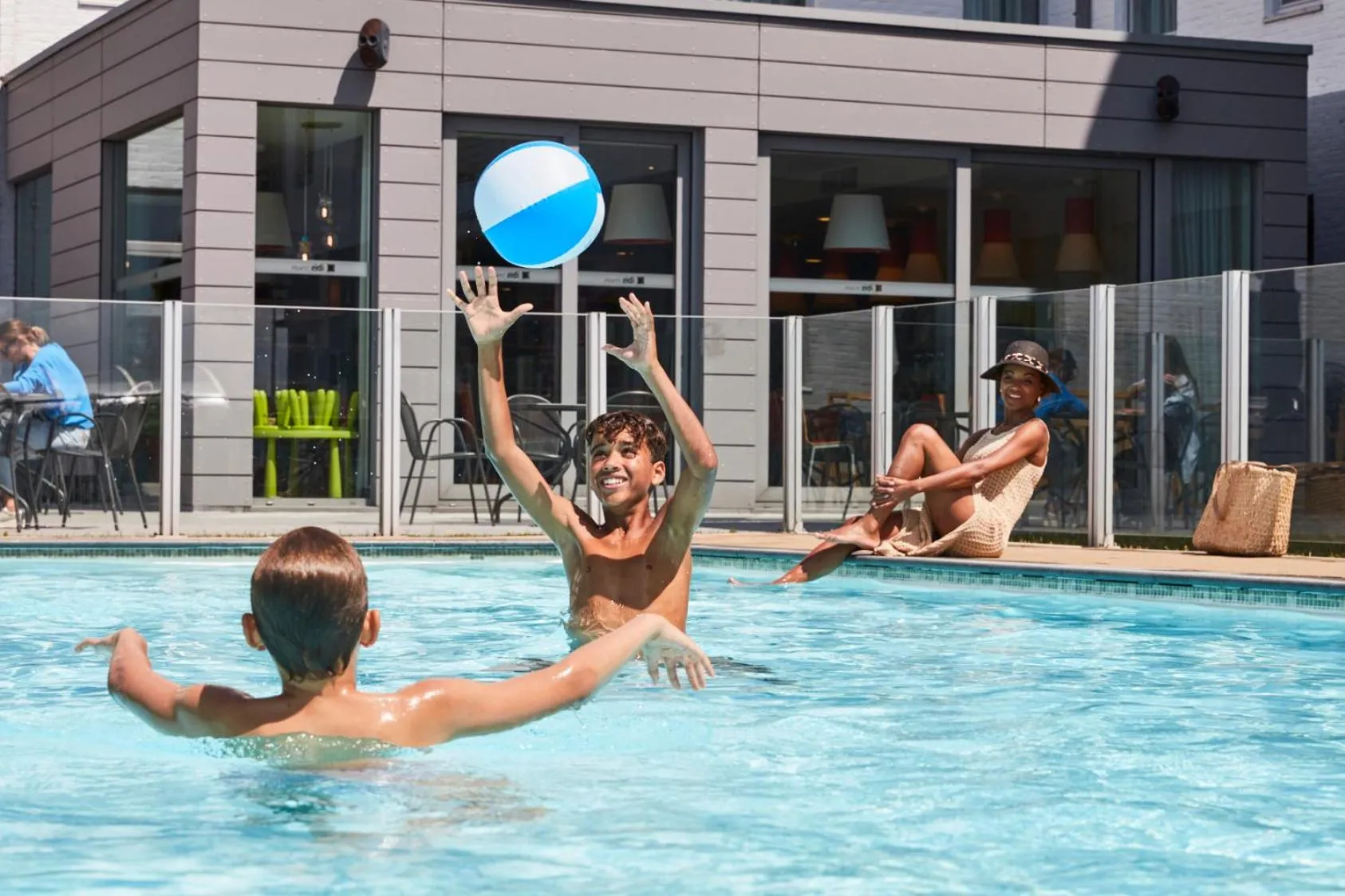 Swimming pool in Holiday Suites Zeebrugge