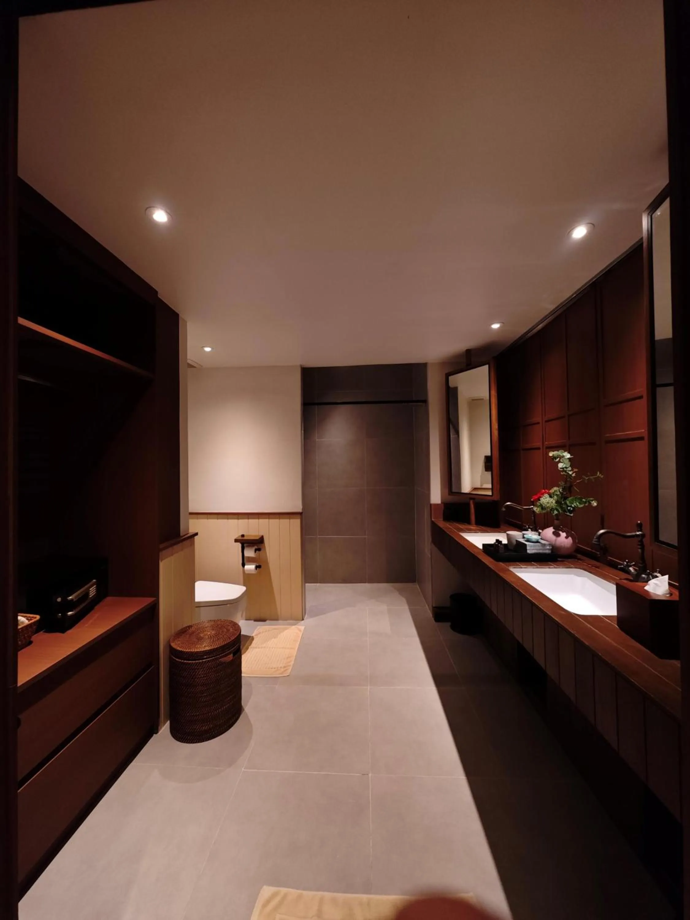 Bathroom, Bed in Chann Bangkok Noi