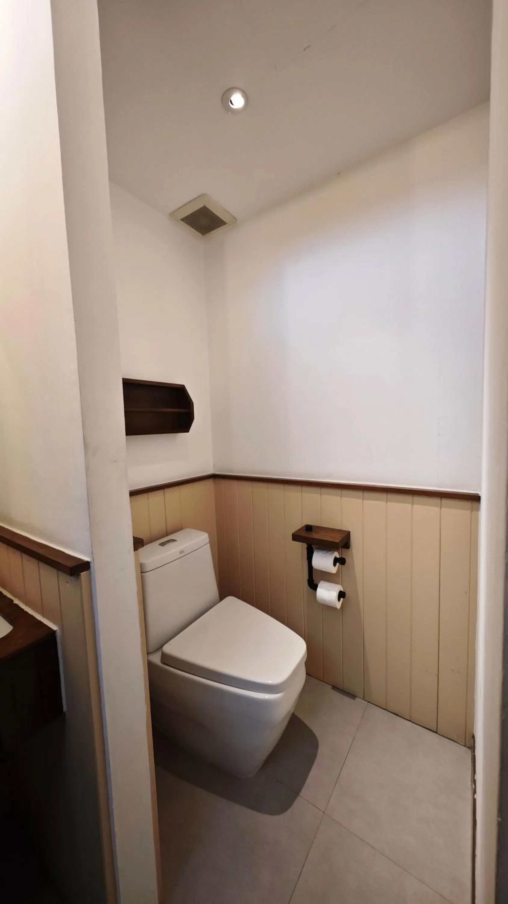 Toilet in Chann Bangkok Noi