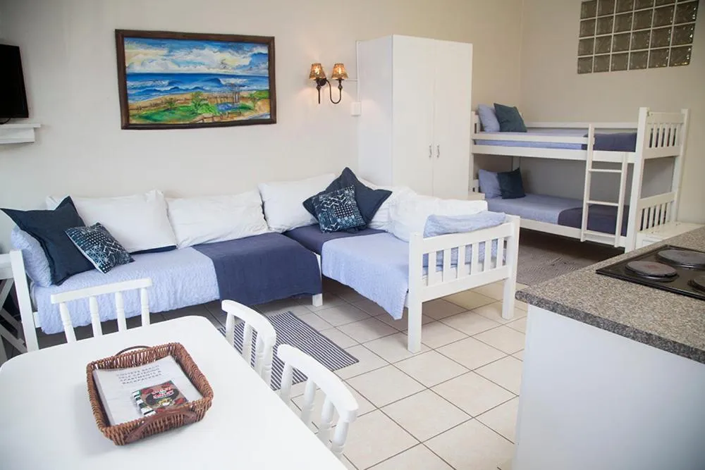 Bed in Ansteys Beach Self Catering Apartments