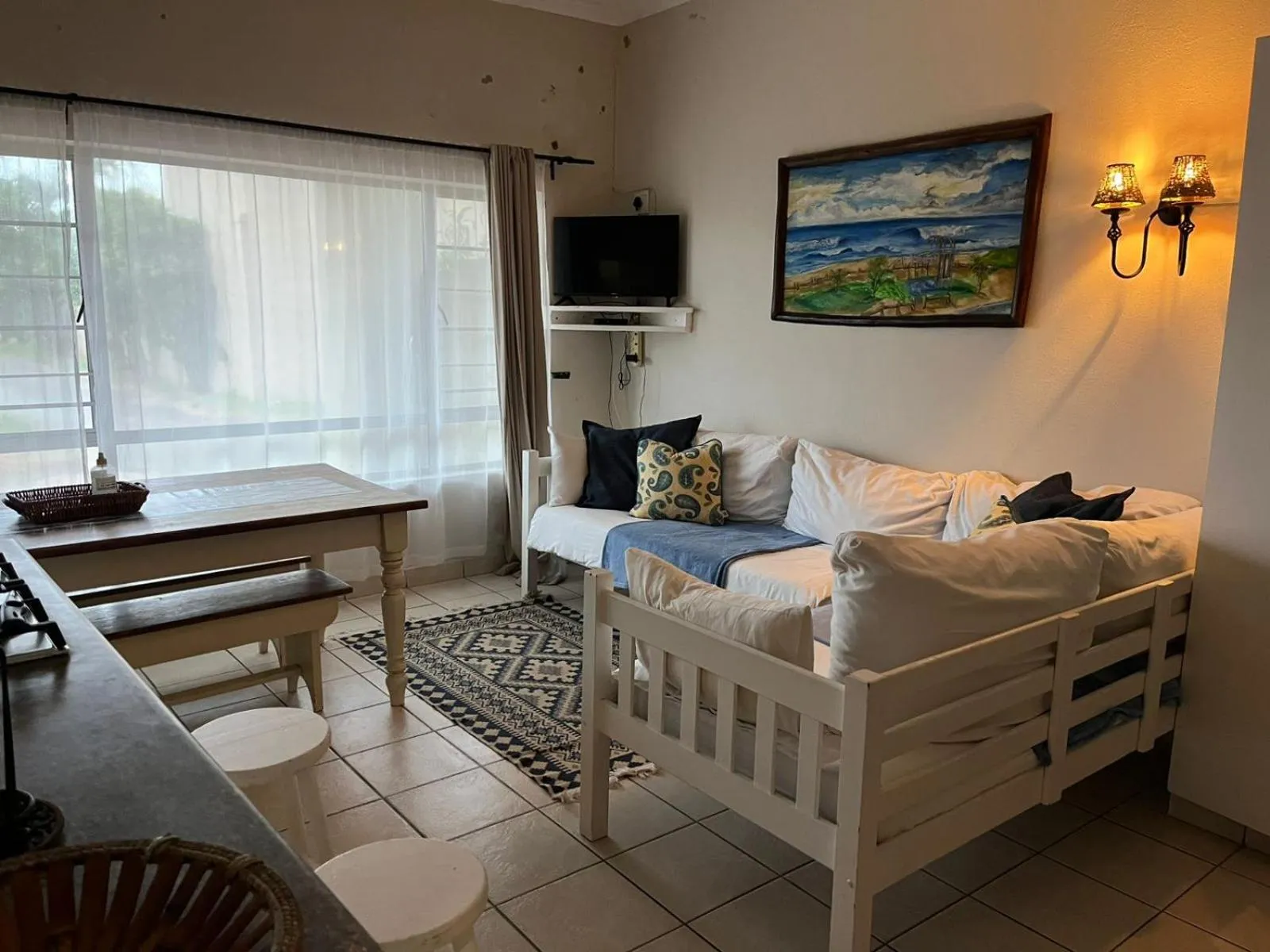 Bed in Ansteys Beach Self Catering Apartments