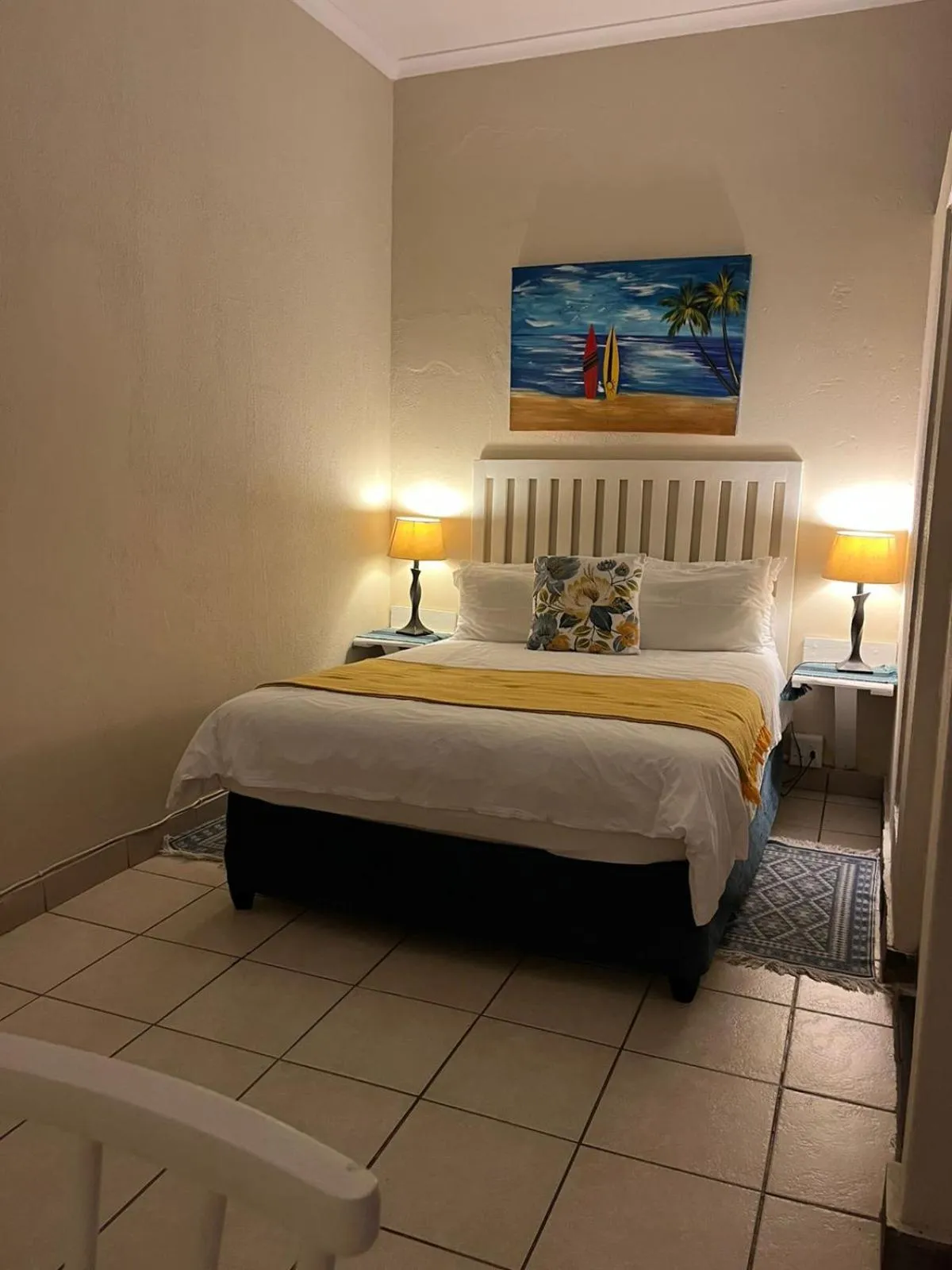 Bed in Ansteys Beach Self Catering Apartments