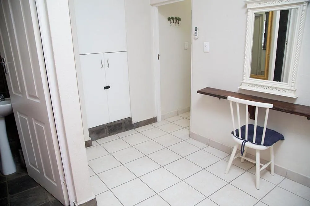 Ansteys Beach Self Catering Apartments