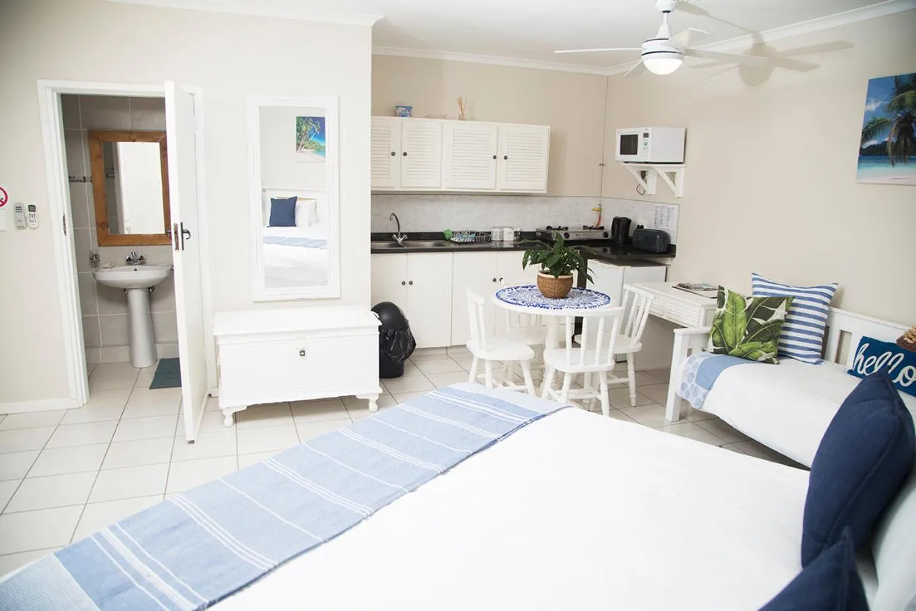 Ansteys Beach Self Catering Apartments