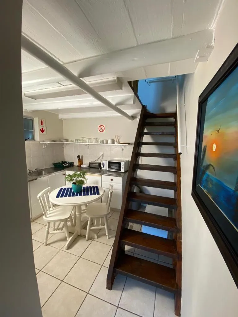 Ansteys Beach Self Catering Apartments