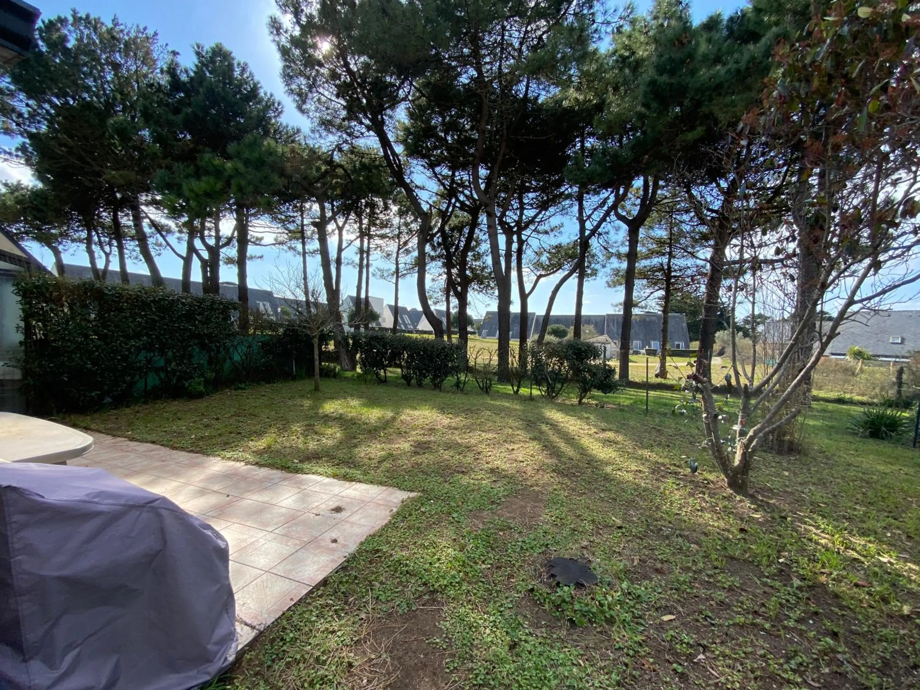 Garden in Maisonnette 6 pers- Piscine commune - Plage à 500 m- LOEIZ