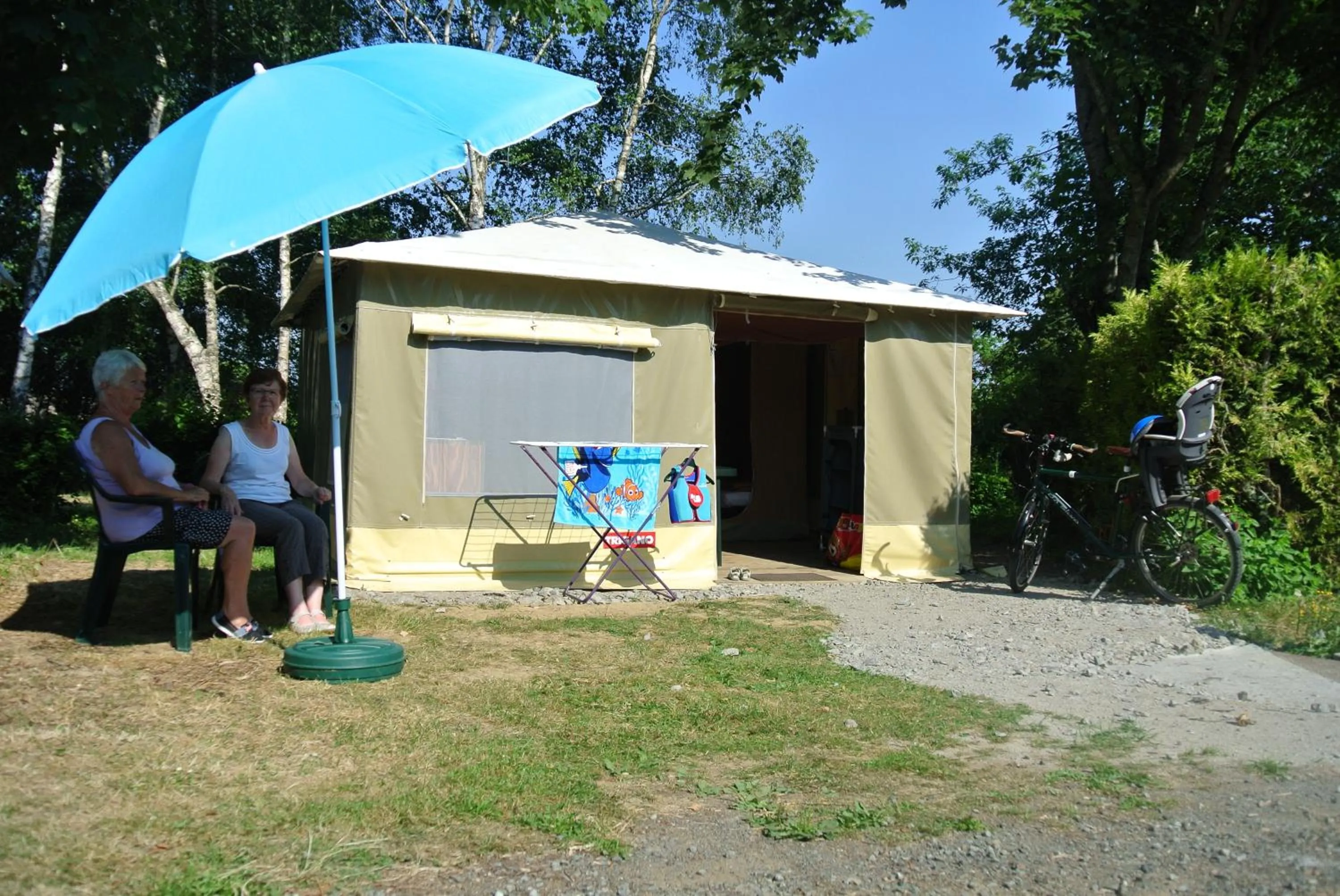Facade/entrance in Camping de l'île