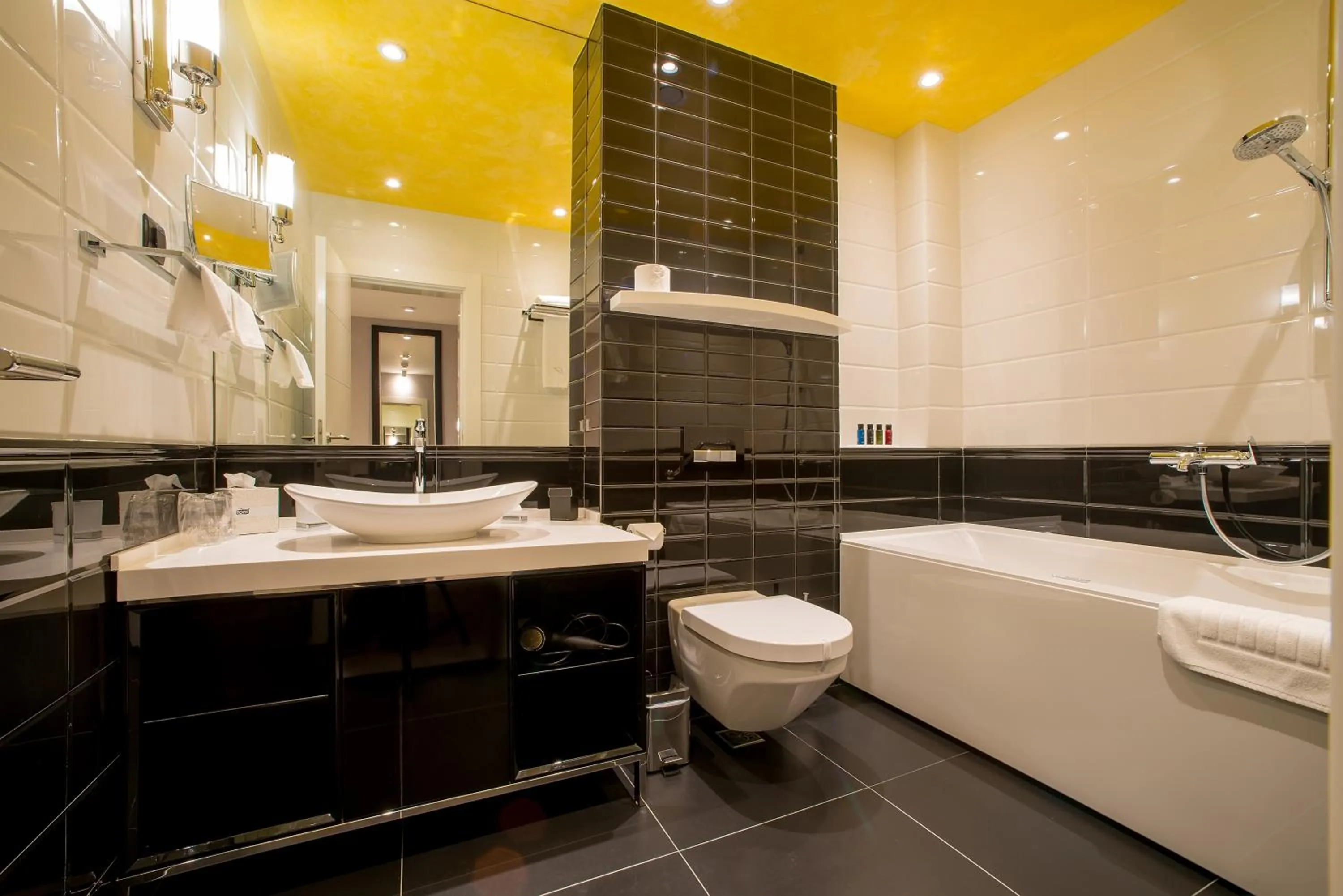 Bathroom in Hotel Forza Terra