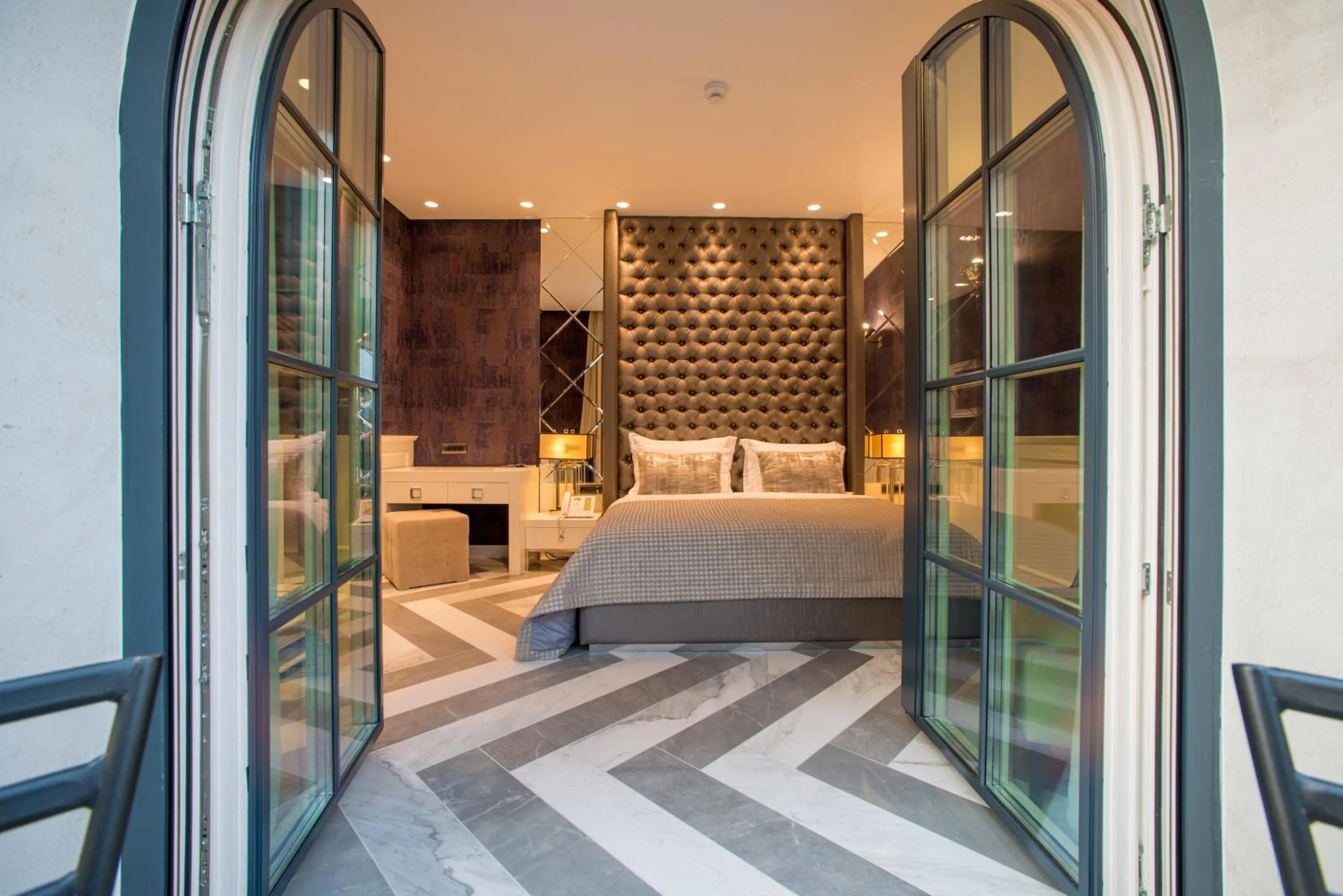 Balcony/Terrace, Bed in Hotel Forza Terra