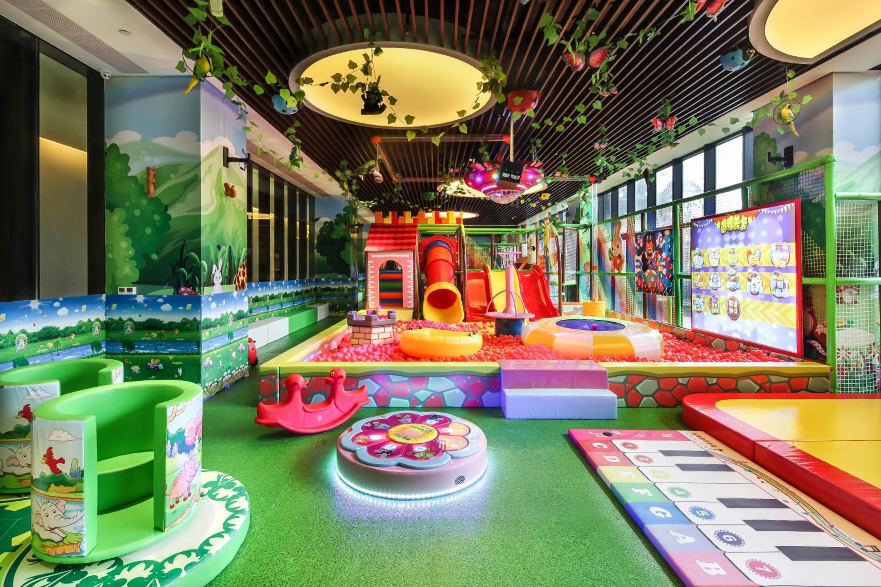 Children play ground in Howard Johnson Sandalwoods Resort Huizhou