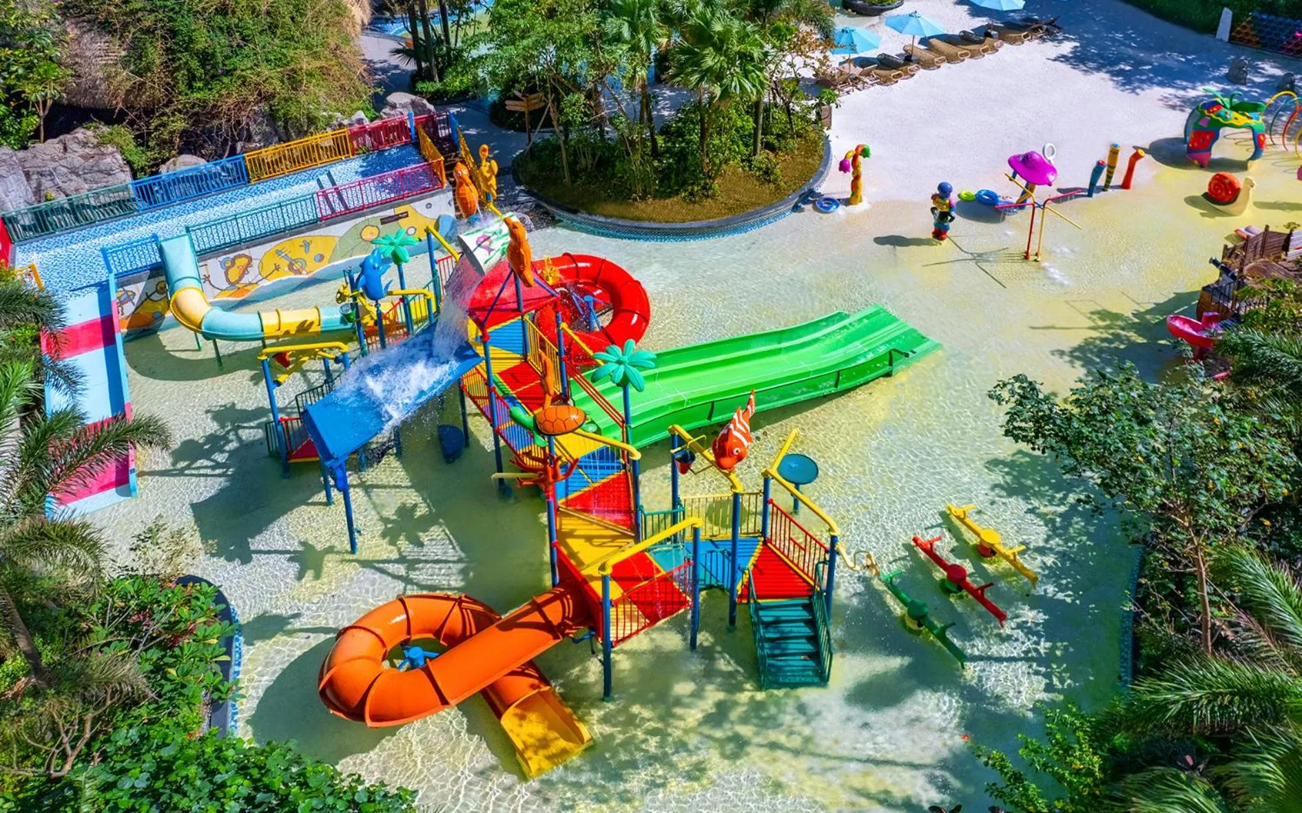 Aqua park in Howard Johnson Sandalwoods Resort Huizhou
