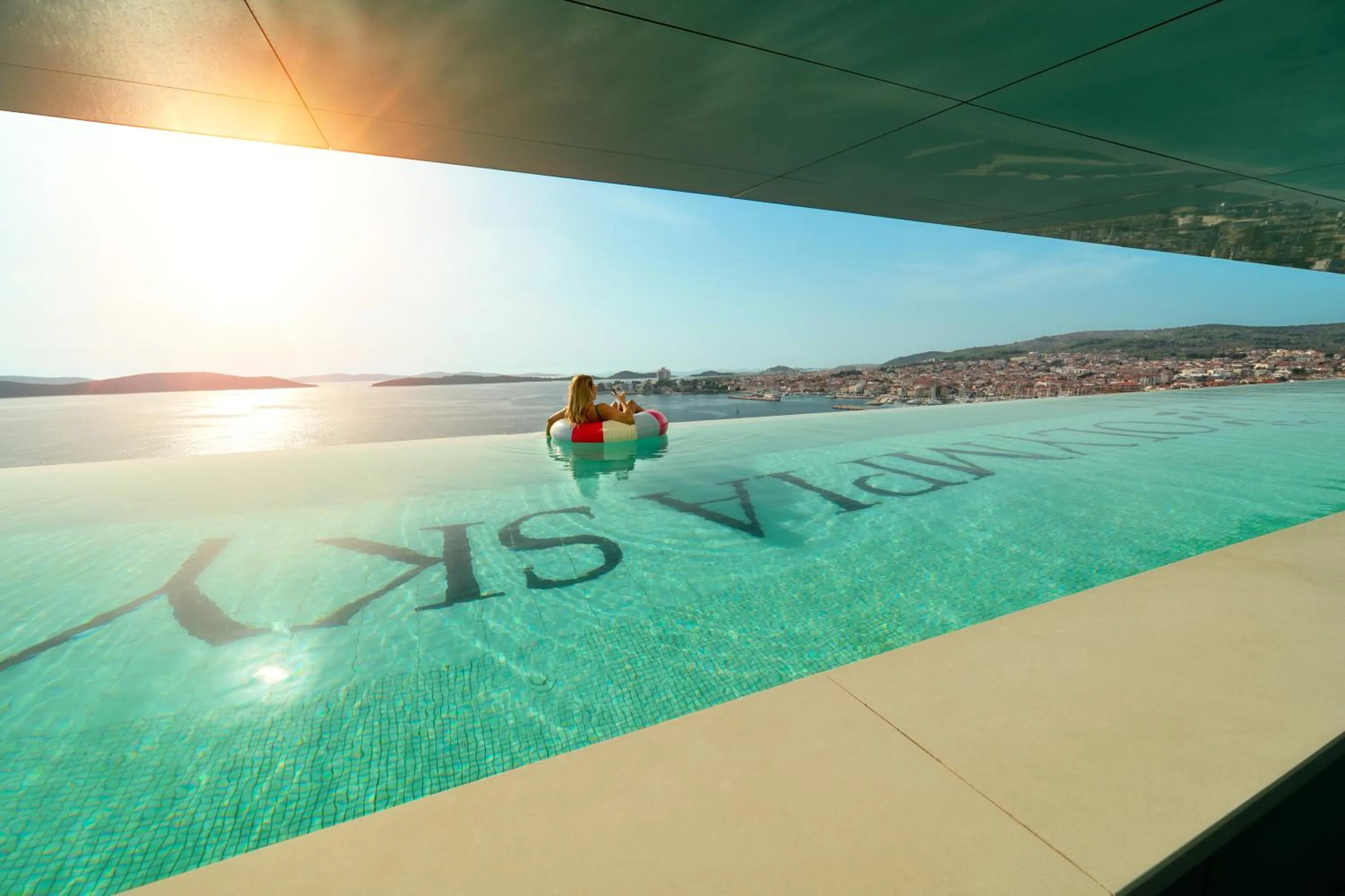 Swimming pool in Hotel Olympia Sky