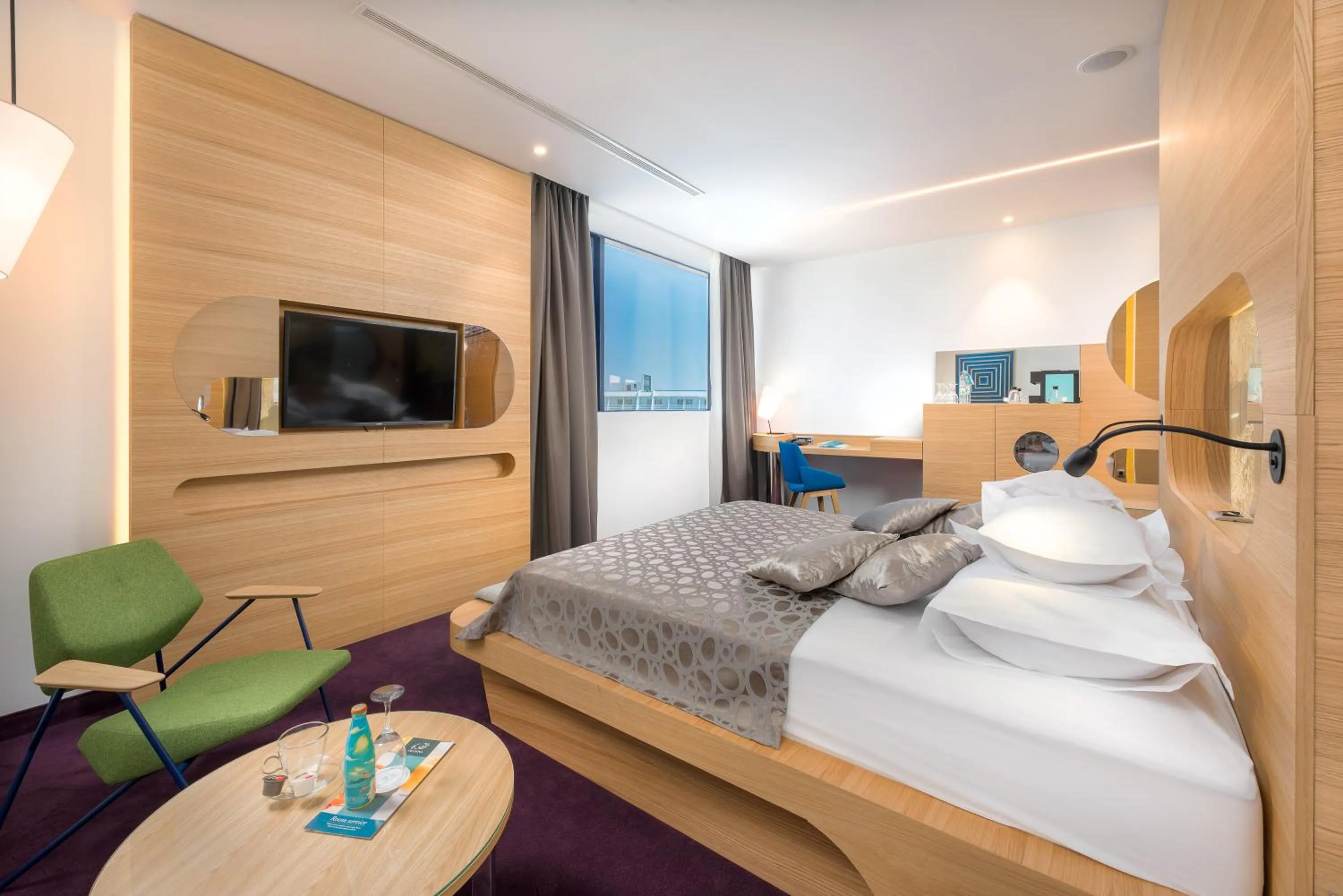 Bedroom, Bed in Hotel Olympia Sky