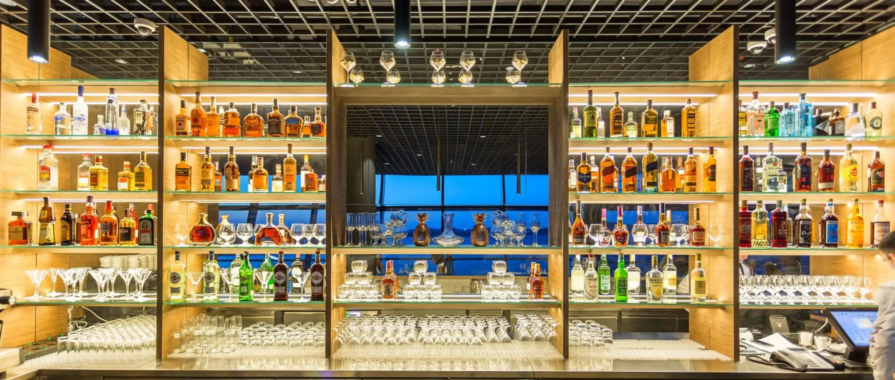 Restaurant/places to eat in Hotel Olympia Sky Restaurant/places to eat in Hotel Olympia Sky