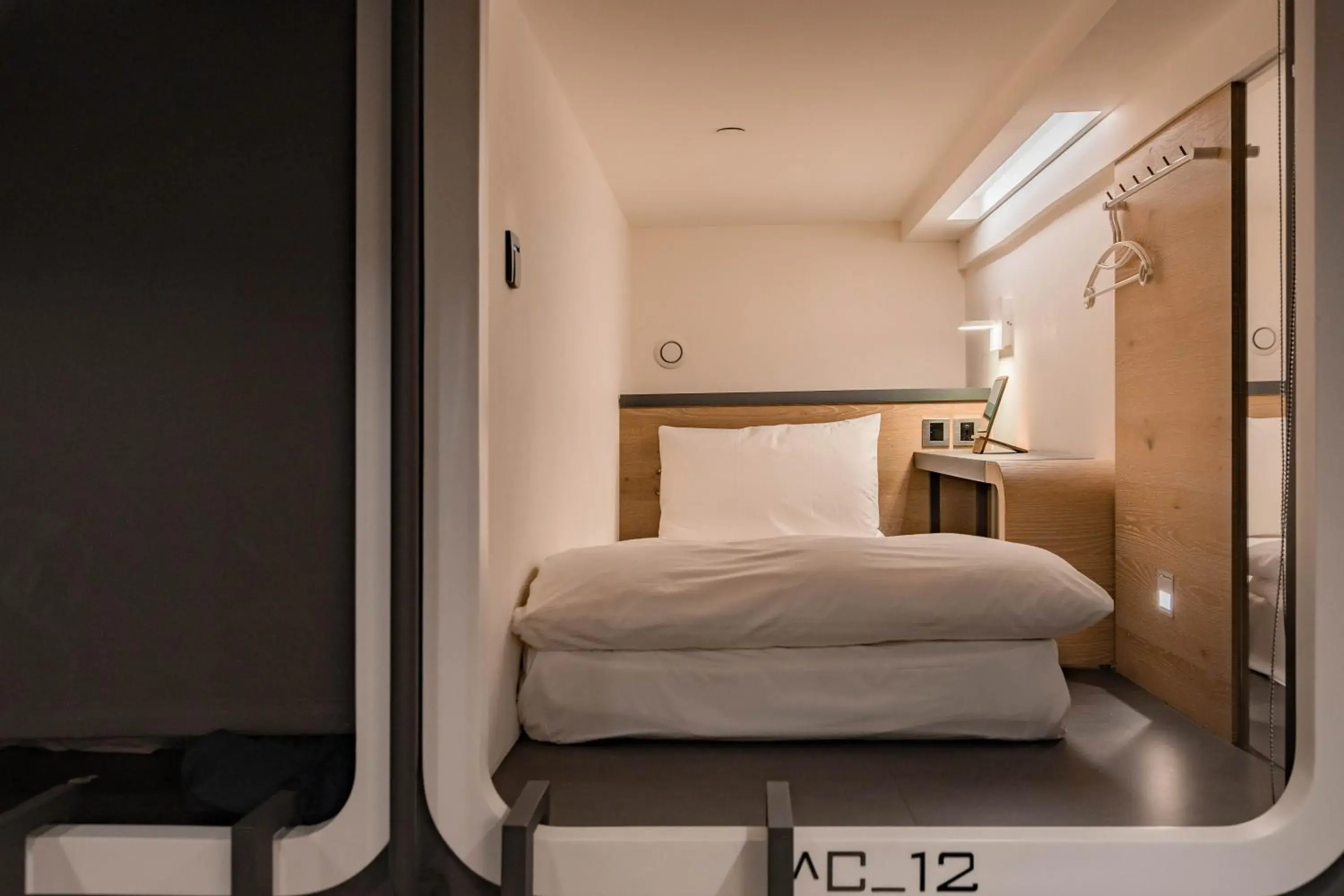 Bed in Taiwan Youth Hostel & Capsule Hotel