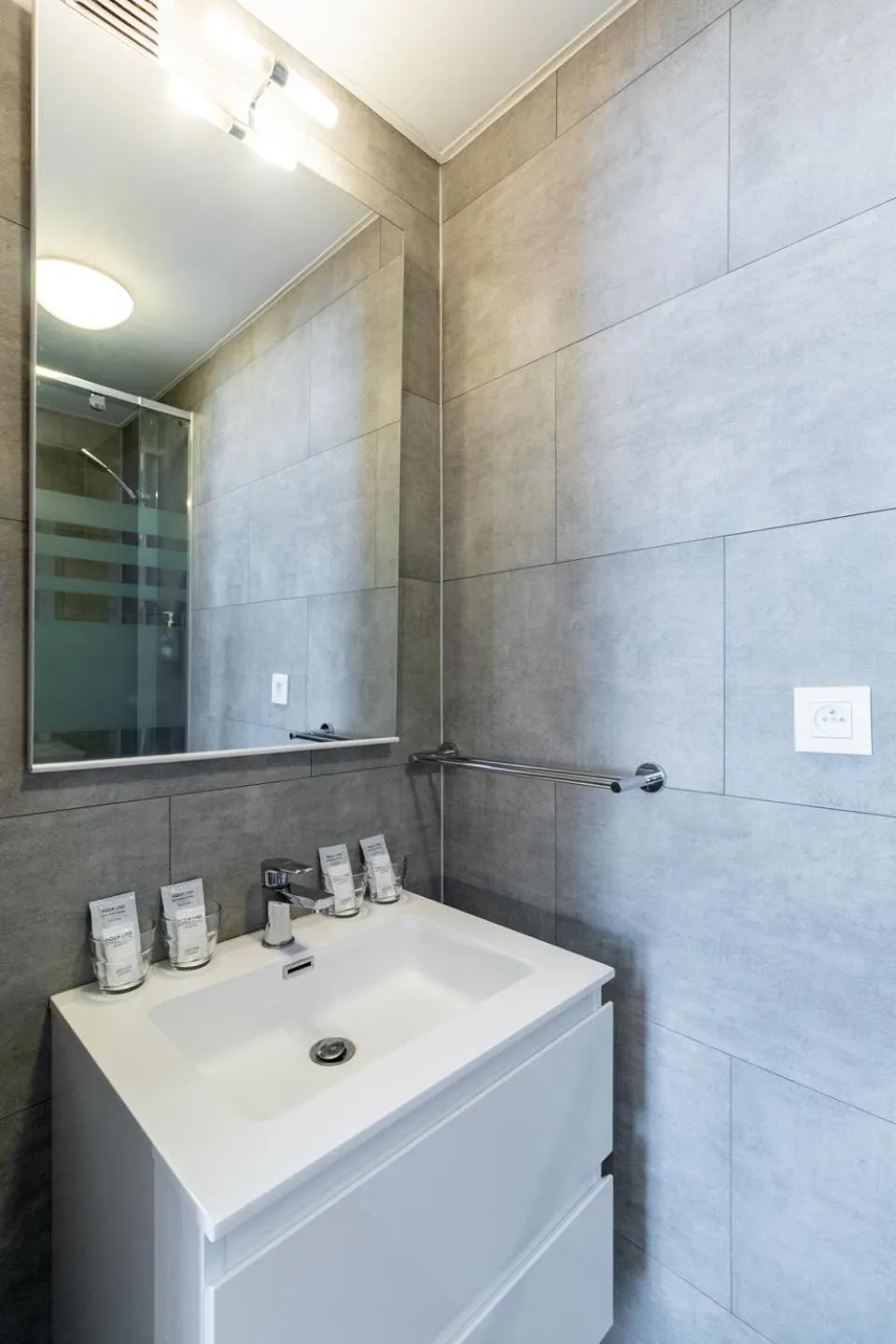 Shower in Hotel Montovani