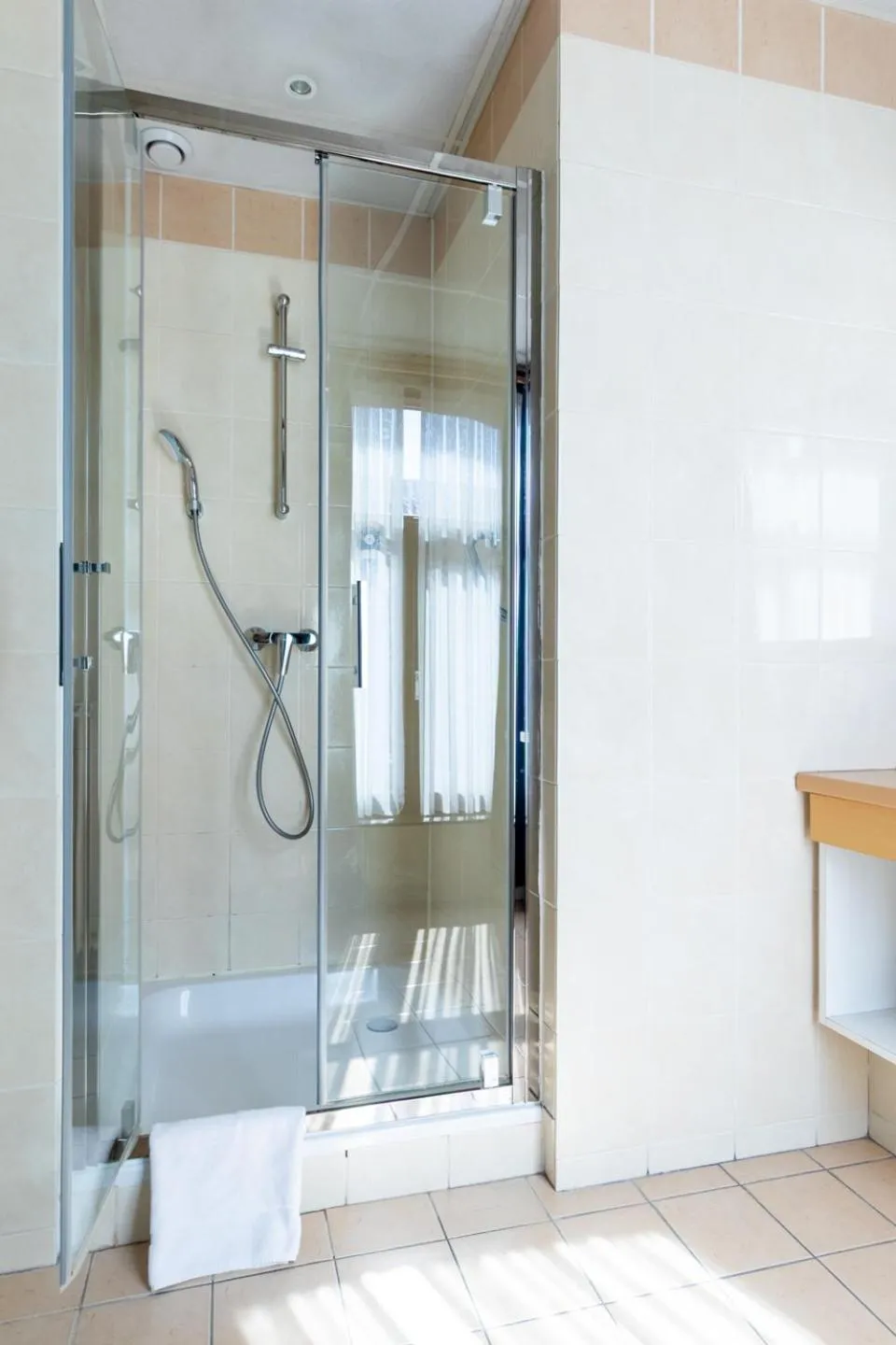 Shower in Hotel Montovani