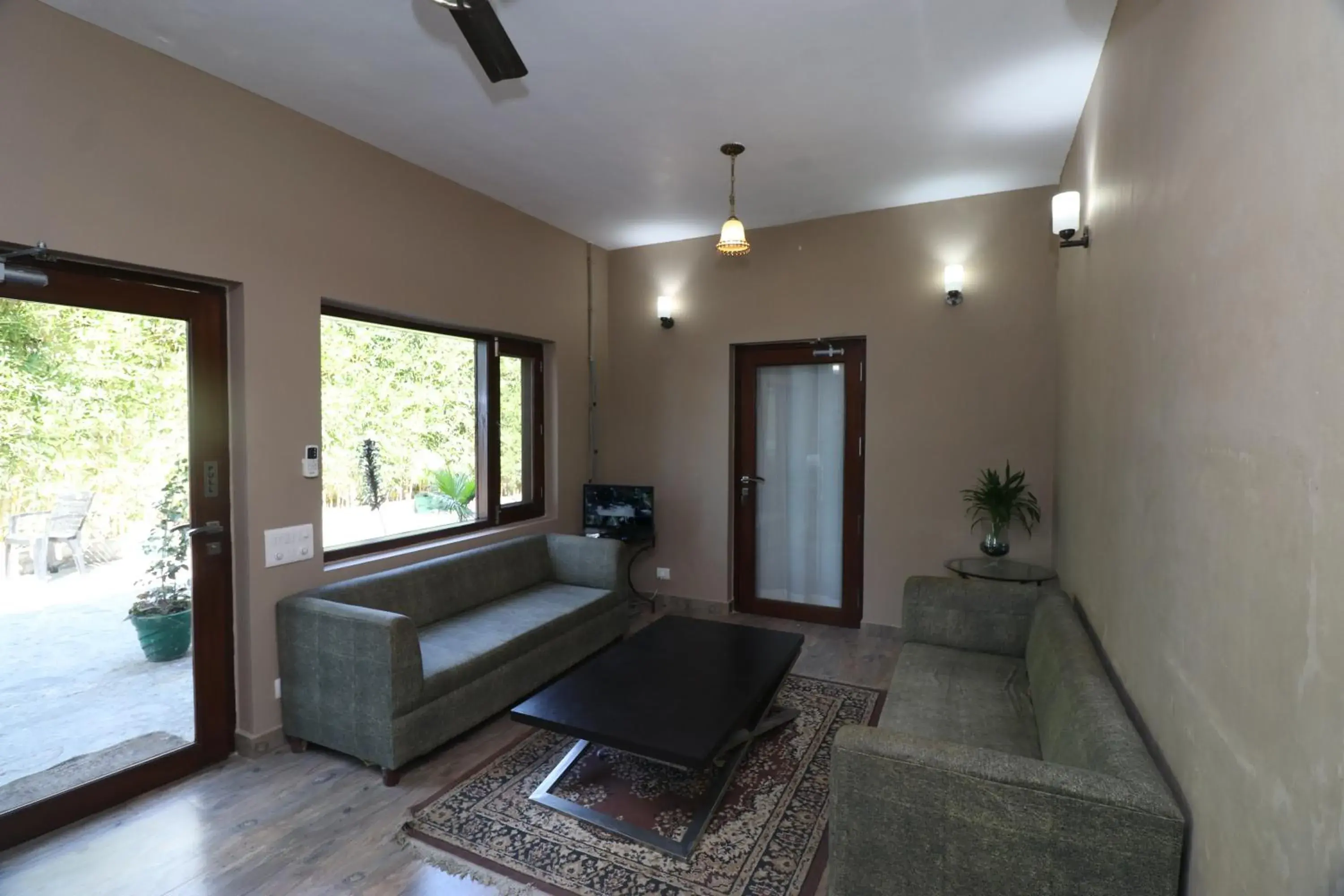 Lobby or reception in Corbett Comfort Lodge Lobby or reception in Corbett Comfort Lodge