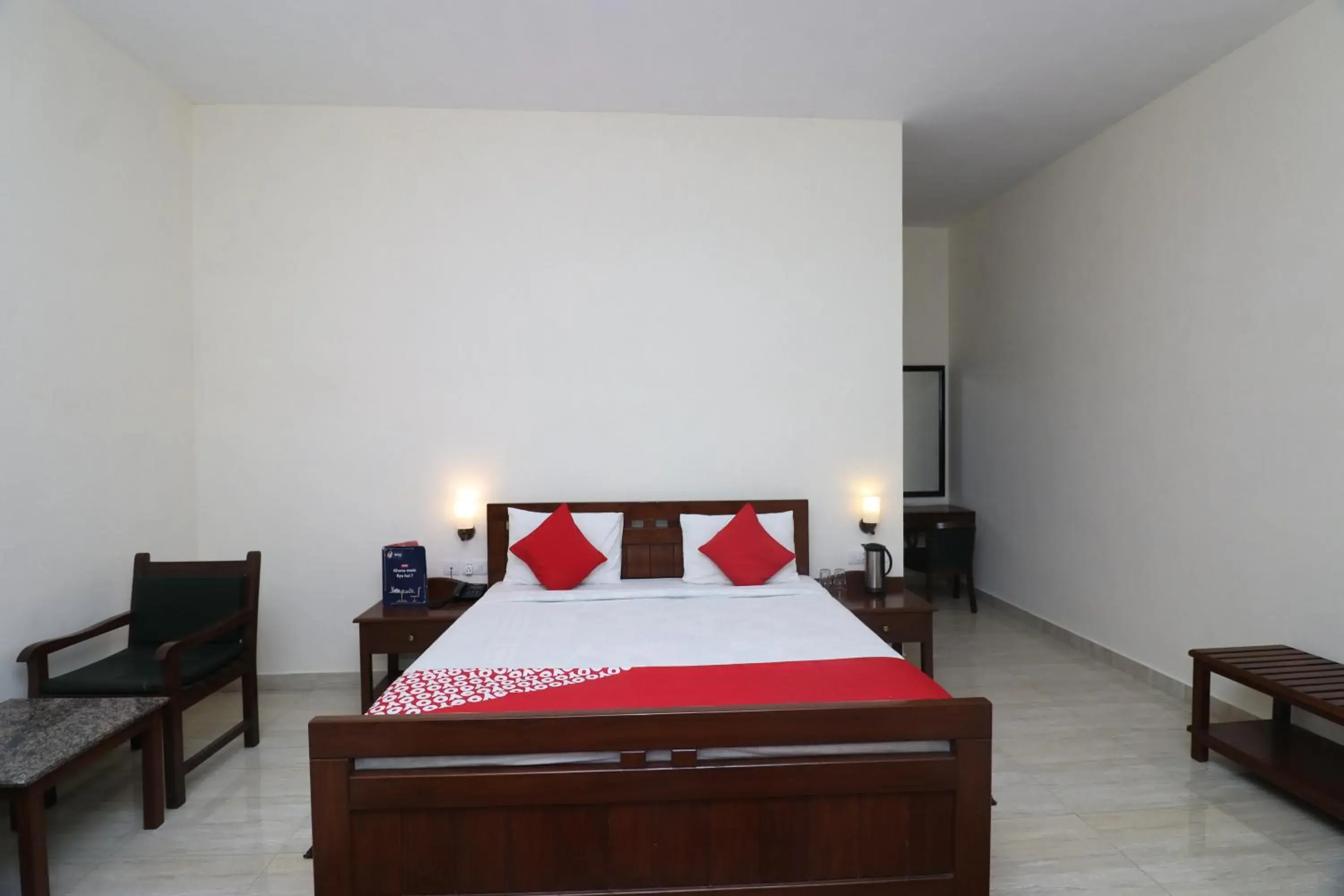 Photo of the whole room, Bed in Corbett Comfort Lodge Photo of the whole room, Bed in Corbett Comfort Lodge