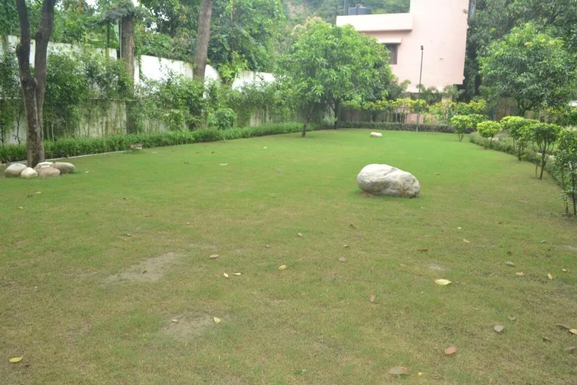 Garden in Corbett Comfort Lodge