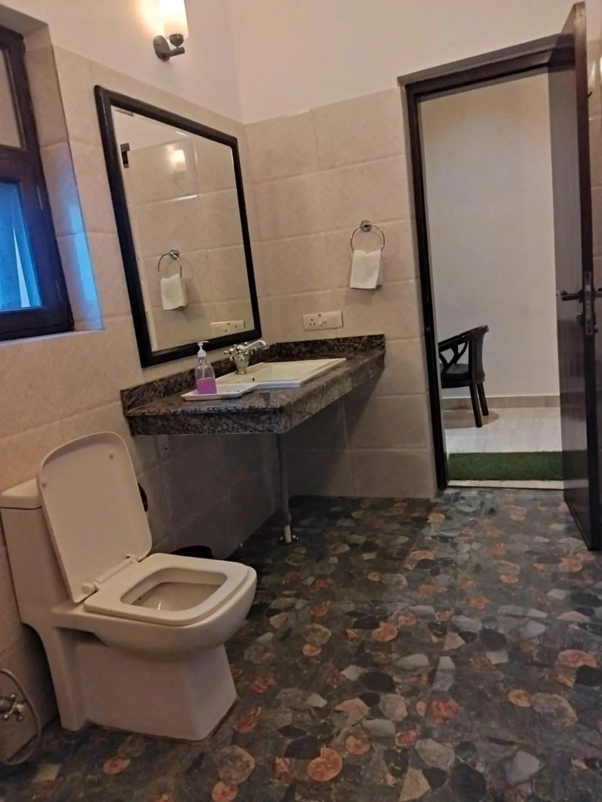 Bathroom in Corbett Comfort Lodge