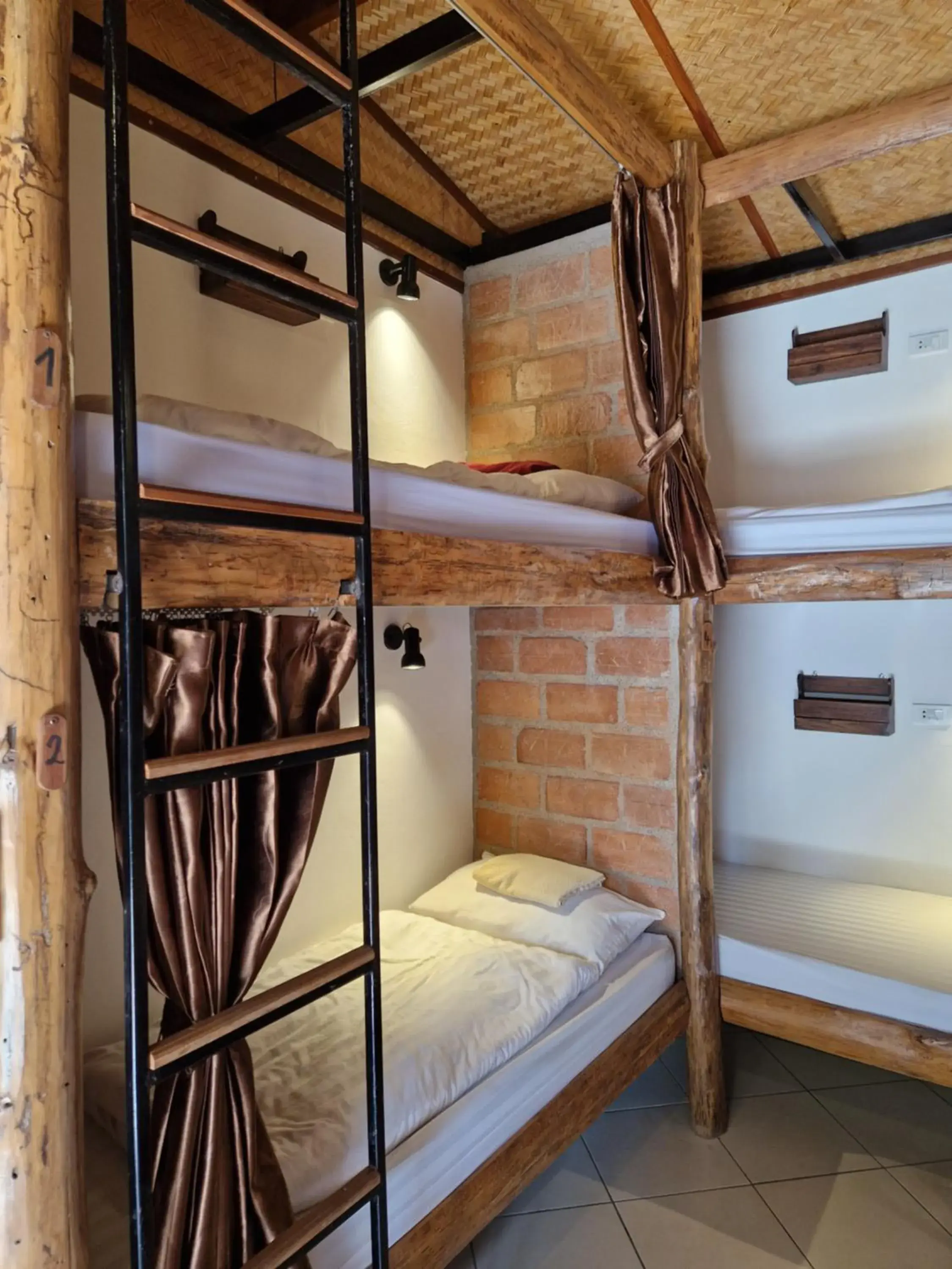 Bed in 6-Bed Mixed Dormitory Room in XPai Bed in 6-Bed Mixed Dormitory Room in XPai