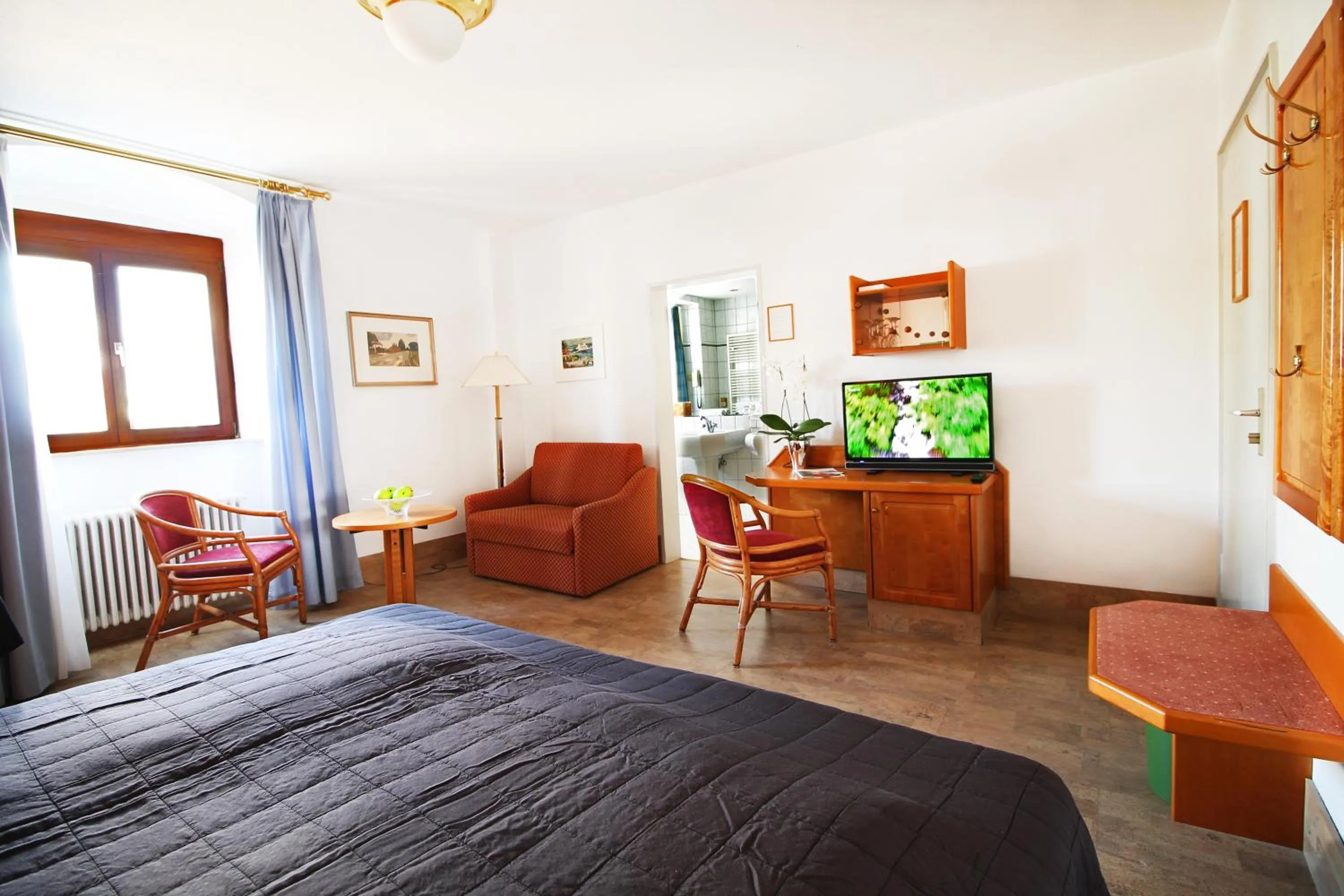 Bedroom, Bed in Hotel Schiff am See