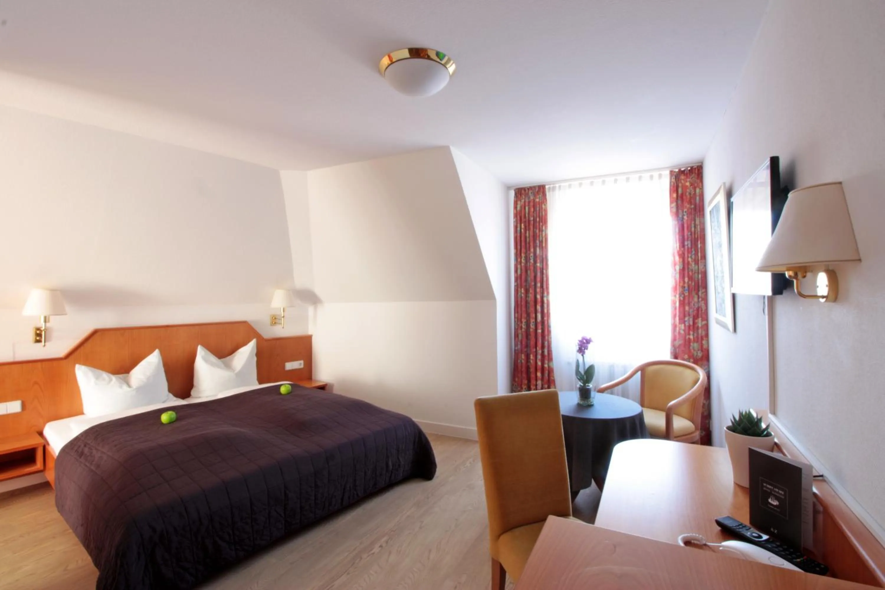 Photo of the whole room, Bed in Hotel Schiff am See