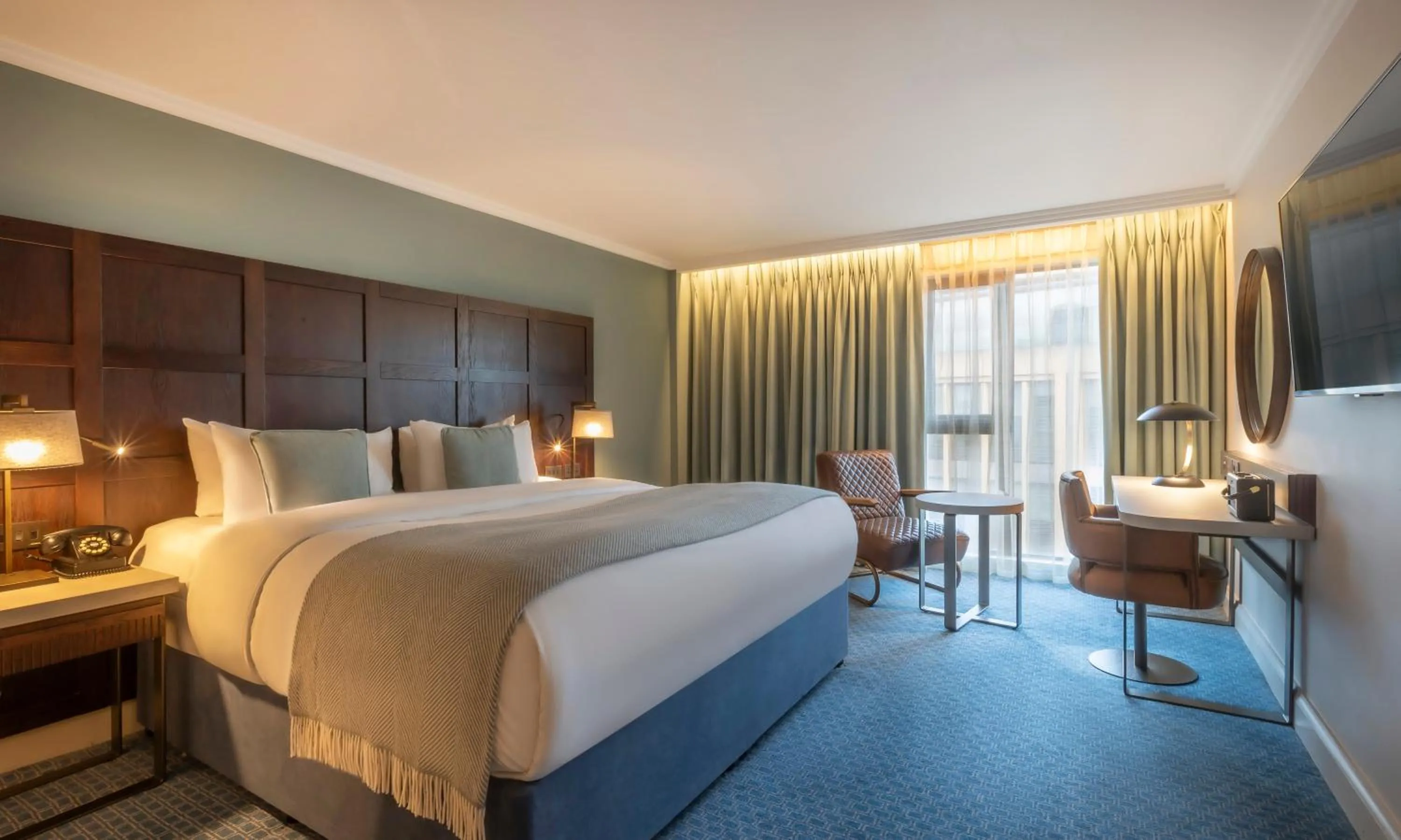 Bed in Clayton Hotel Cambridge