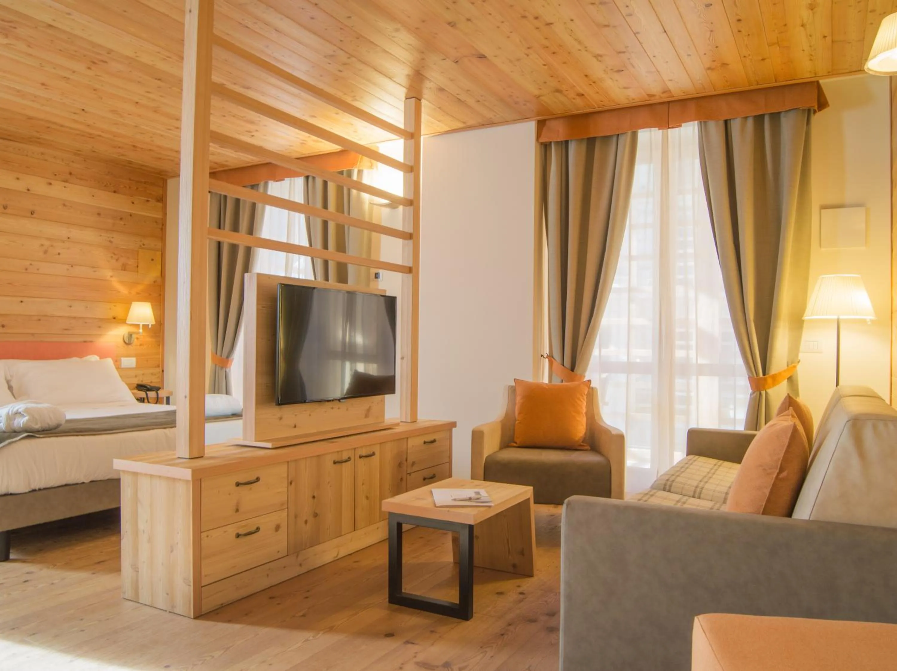 Living room, Bed in Alagna Mountain Resort & SPA