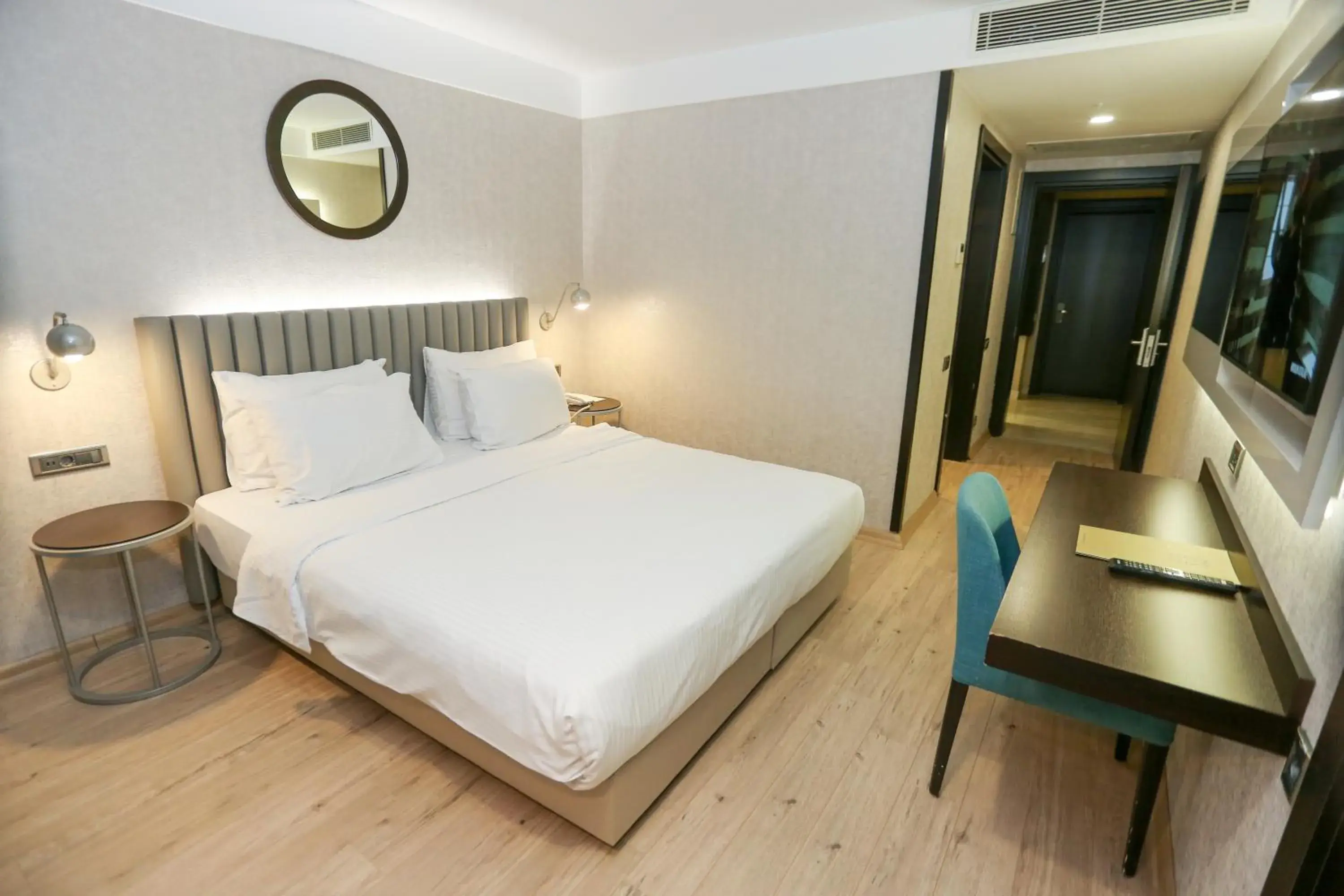 Photo of the whole room, Bed in Milord Hotel Photo of the whole room, Bed in Milord Hotel