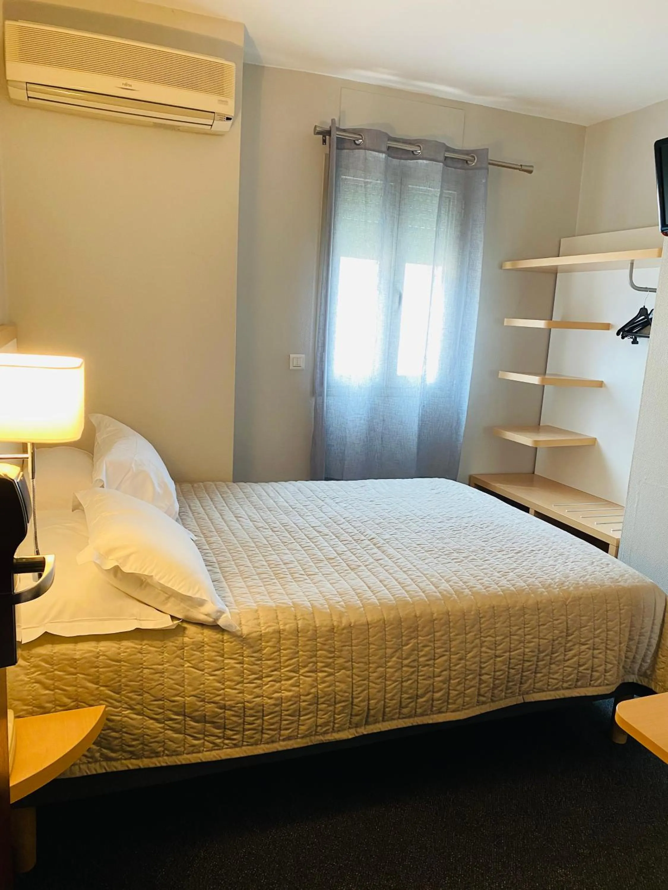 Bed in Hôtel Restaurant Atrachjata