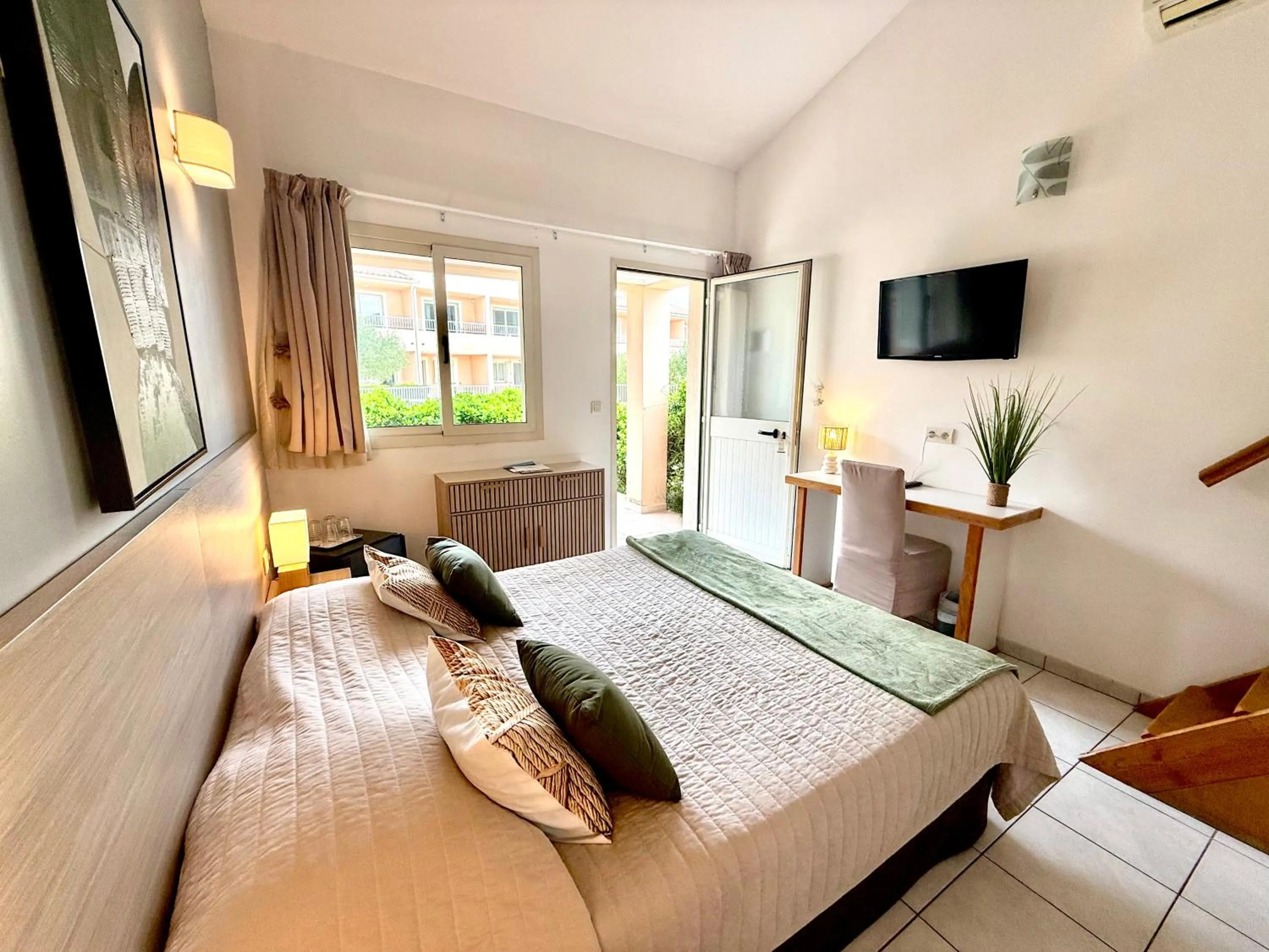 Bed in Hôtel Restaurant L' Empereur