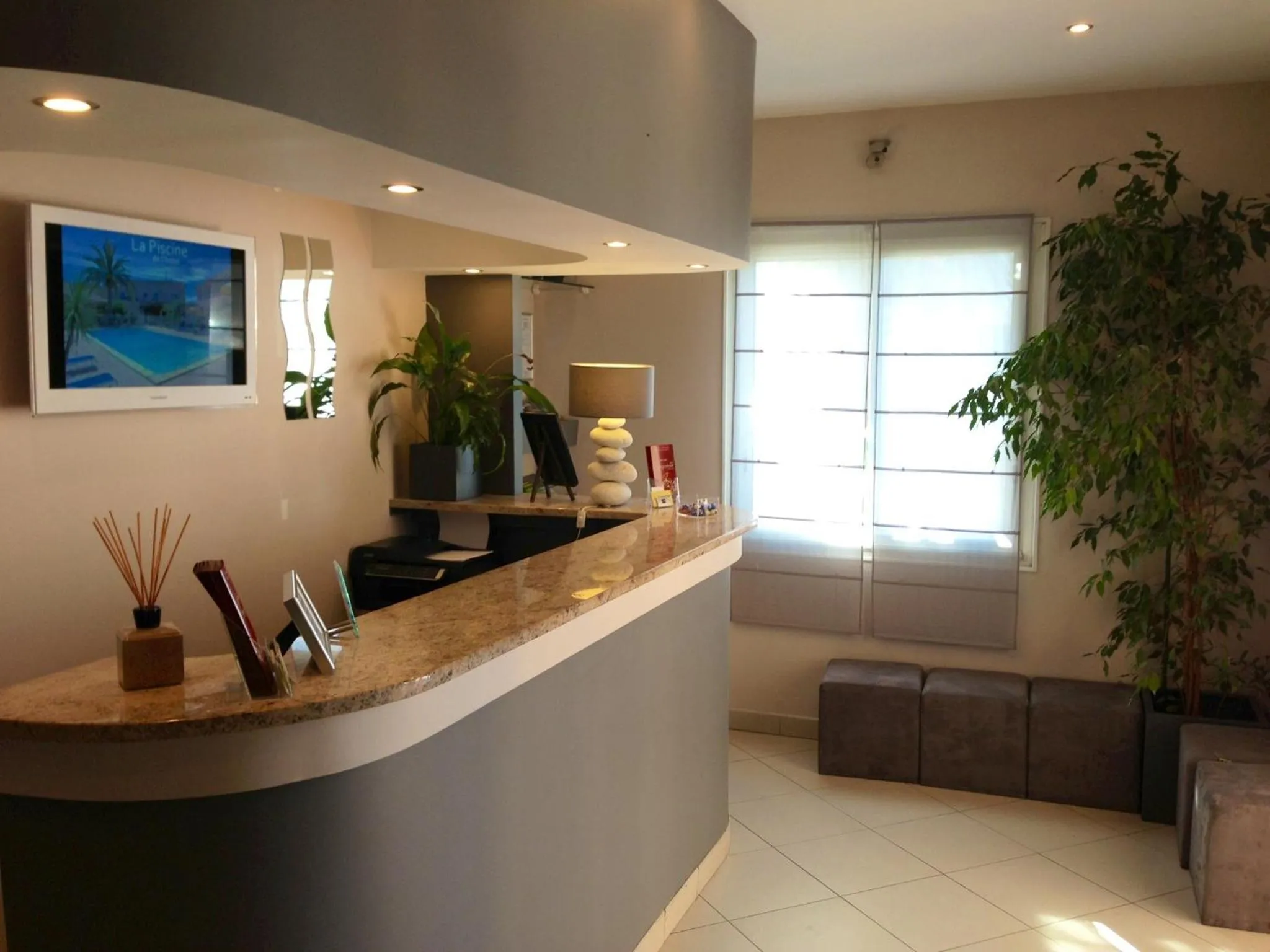 Lobby or reception in Hôtel Restaurant L' Empereur