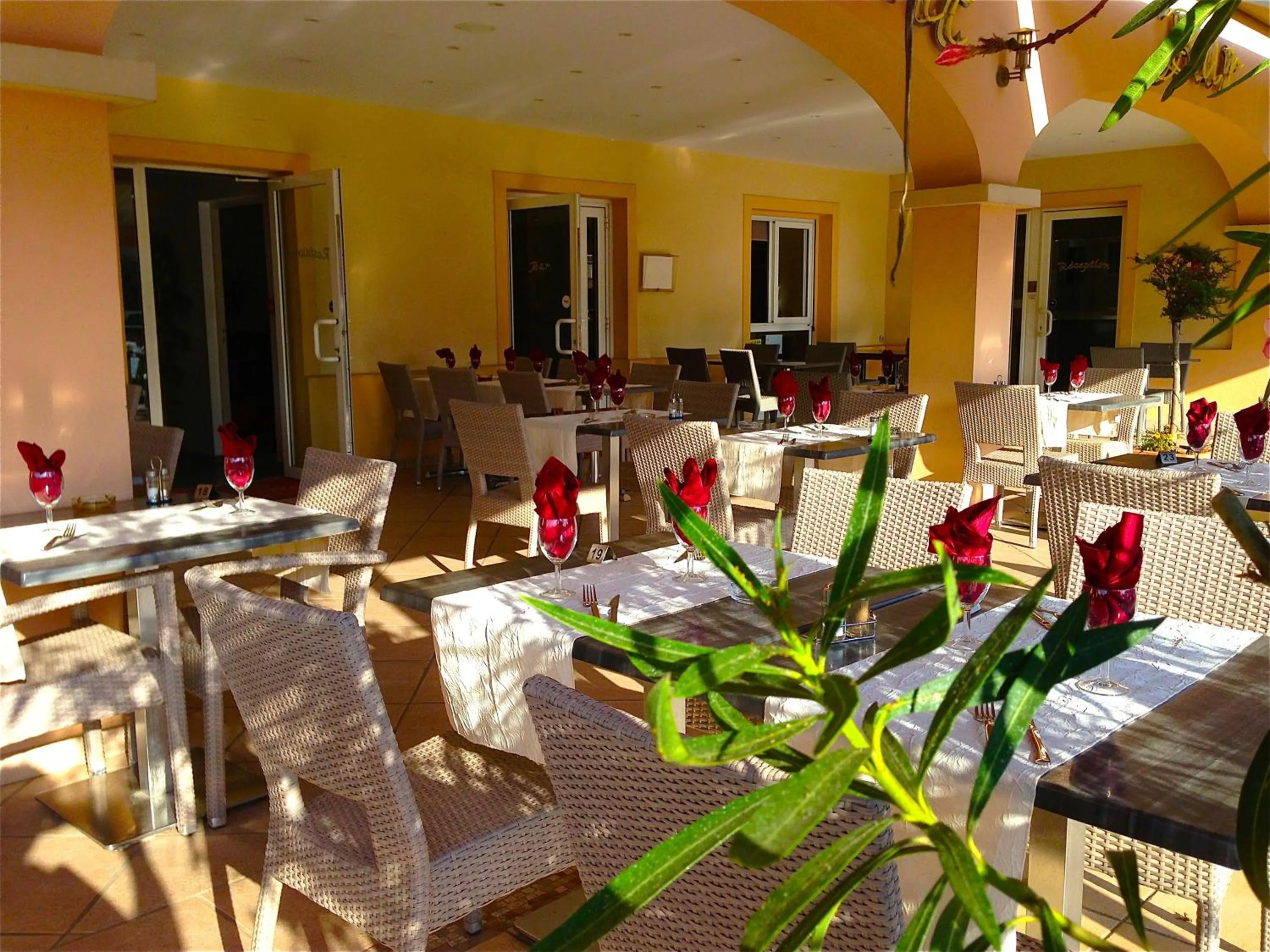 Restaurant/places to eat in Hôtel Restaurant L' Empereur