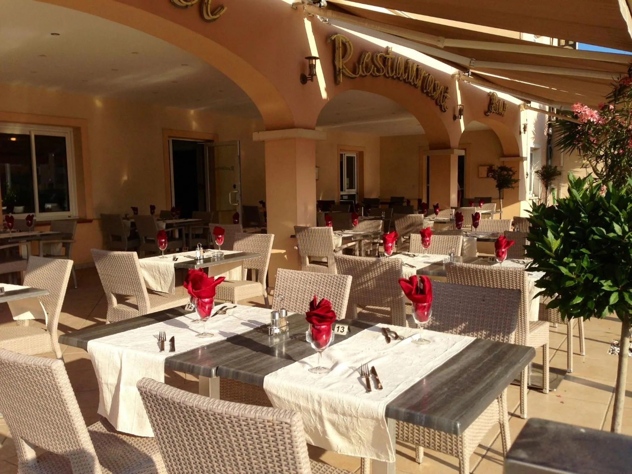 Restaurant/places to eat in Hôtel Restaurant L' Empereur