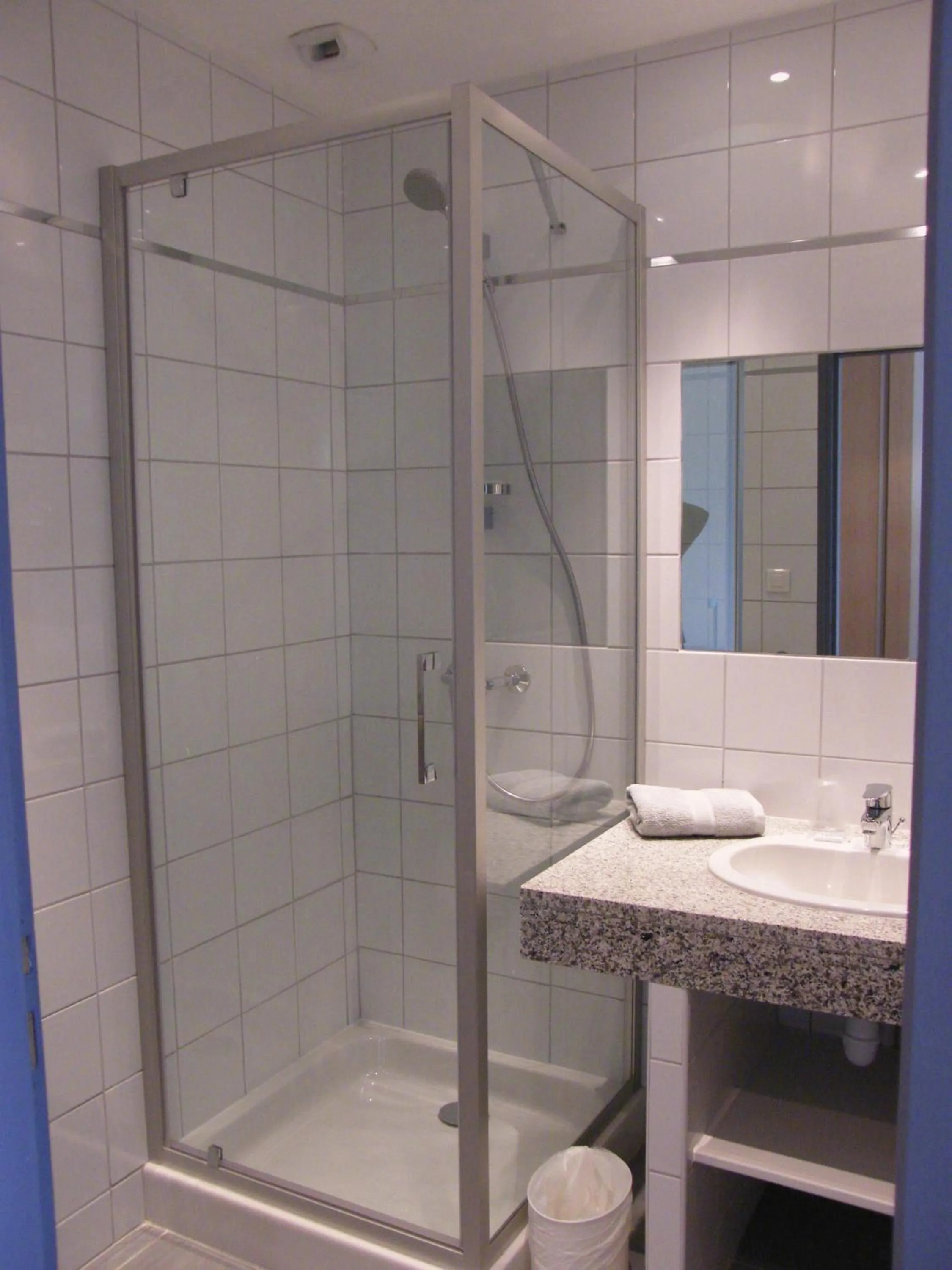 Bathroom in Hôtel Restaurant L' Empereur