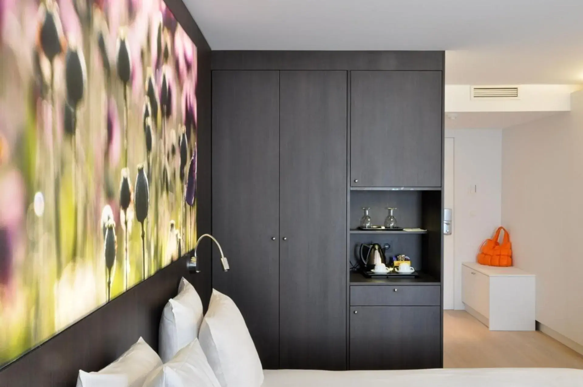 Deluxe Double Room with Balcony in Flanders Hotel Deluxe Double Room with Balcony in Flanders Hotel